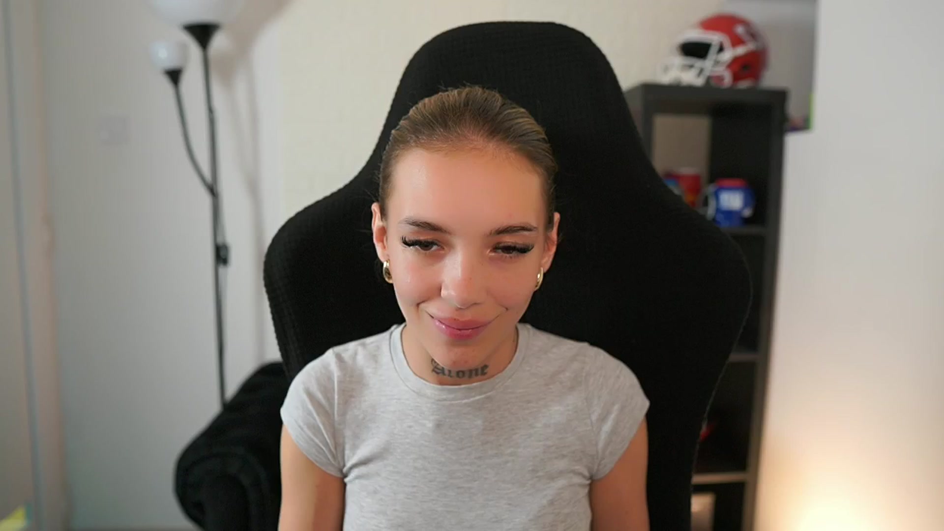 Gallery image thumbnail from Alexxisky's myfreecams stream on, 10/01/2025, 17:03 image 9 of 20