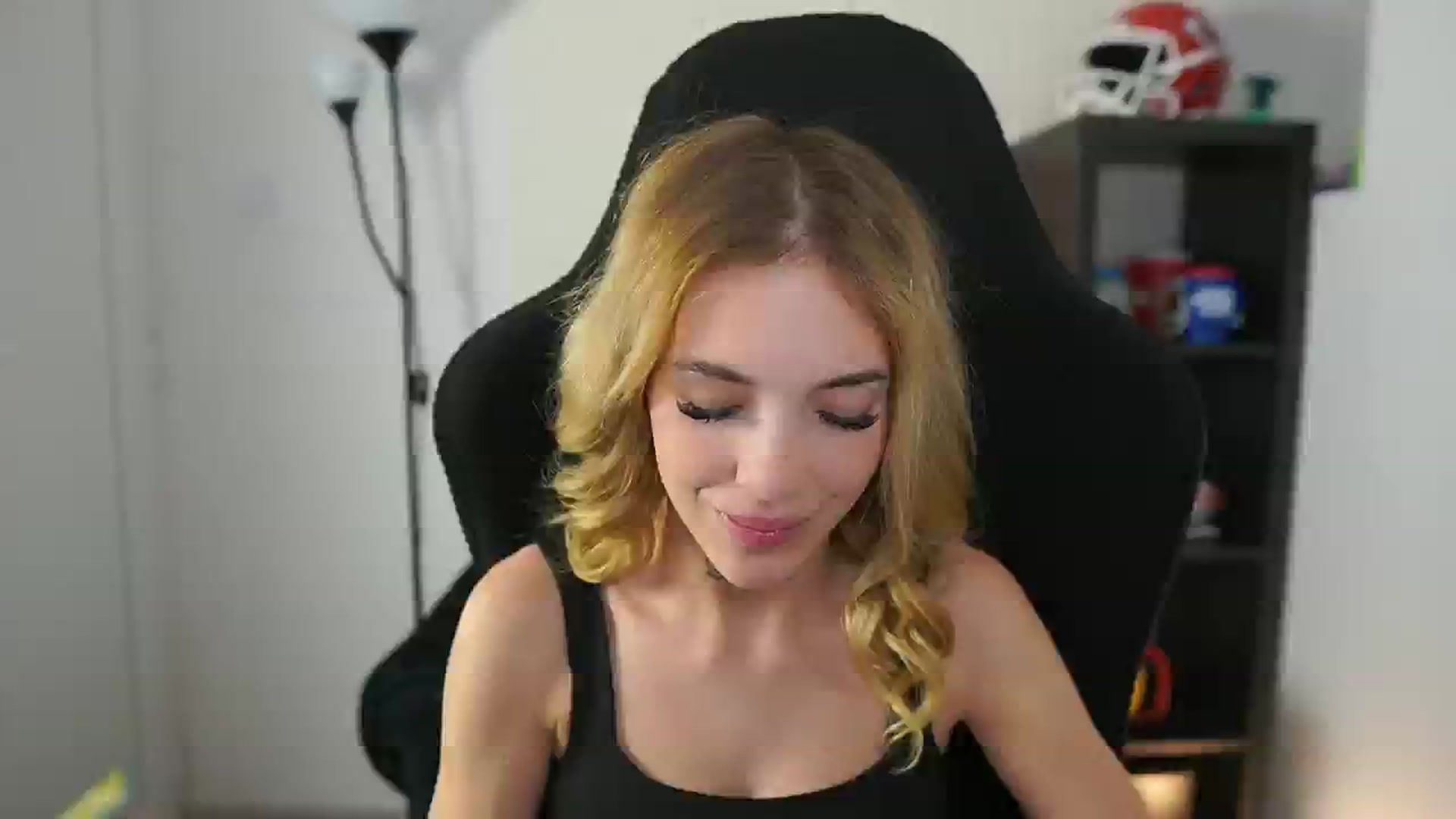 Gallery image thumbnail from Alexxisky's myfreecams stream on, 10/02/2025, 18:03 image 20 of 20