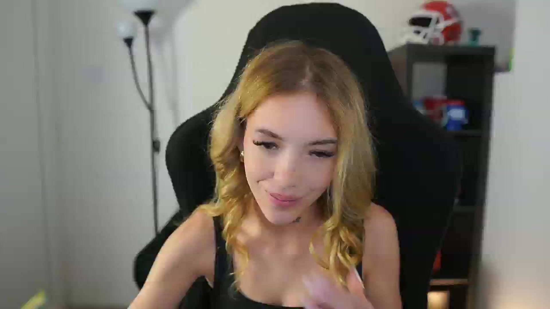 Gallery image thumbnail from Alexxisky's myfreecams stream on, 10/02/2025, 18:03 image 8 of 20