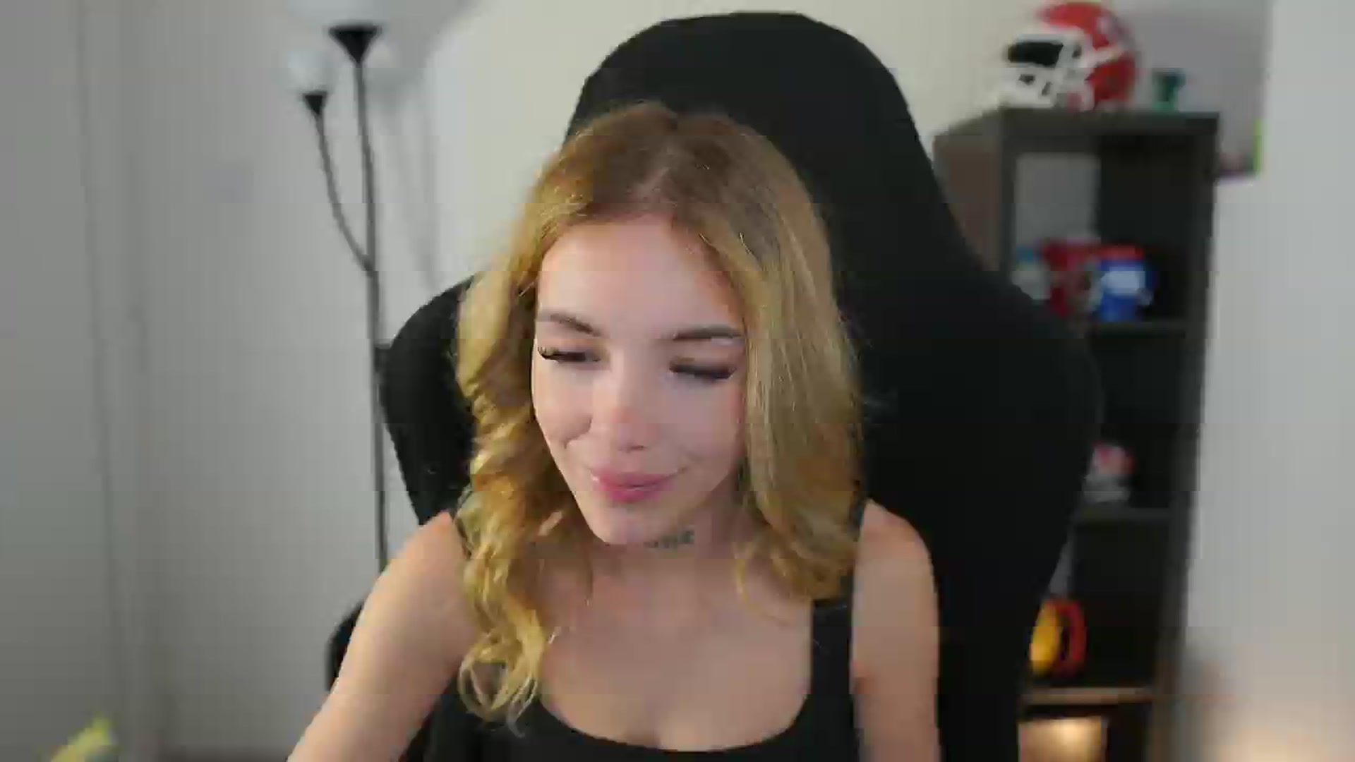 Gallery image thumbnail from Alexxisky's myfreecams stream on, 10/02/2025, 18:03 image 7 of 20