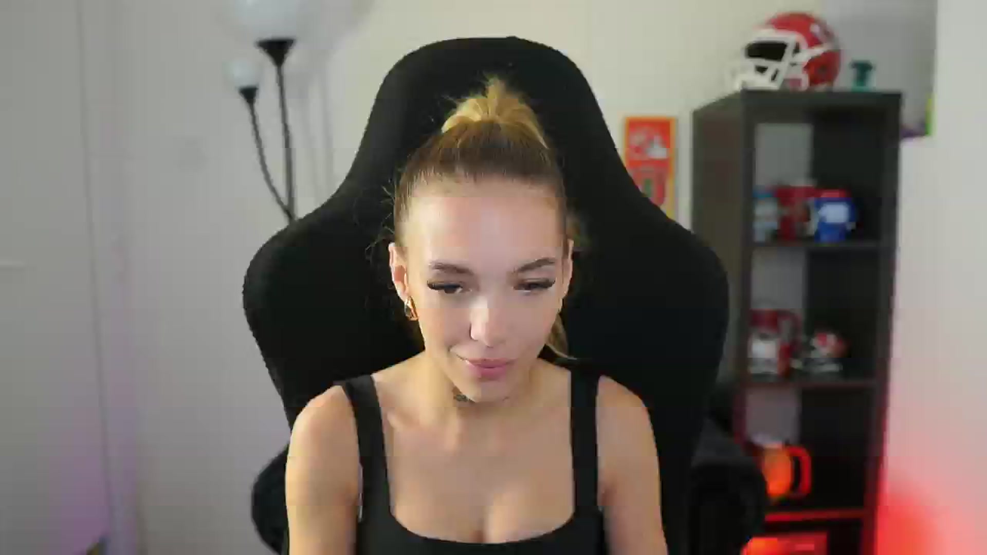 Gallery image thumbnail from Alexxisky's myfreecams stream on, 10/04/2025, 12:02 image 1 of 20