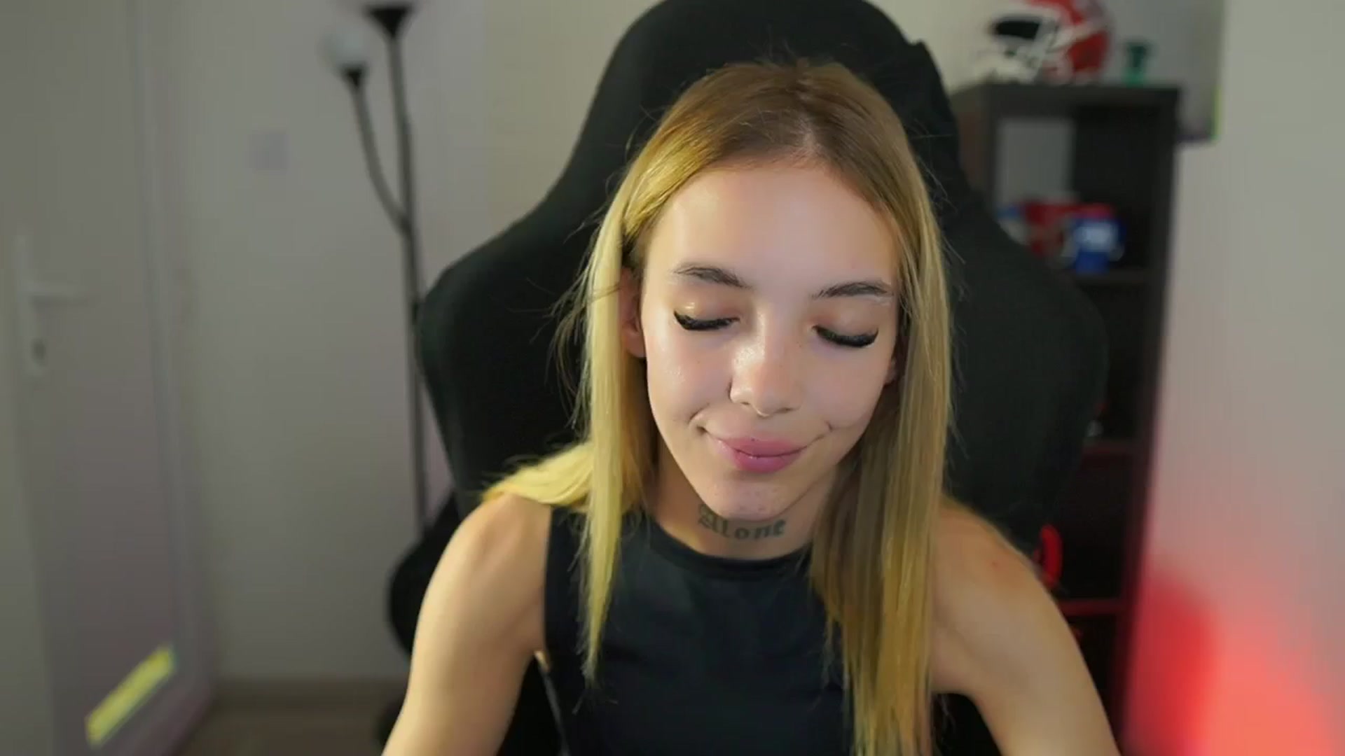Gallery image thumbnail from Alexxisky's myfreecams stream on, 10/06/2025, 11:01 image 11 of 20