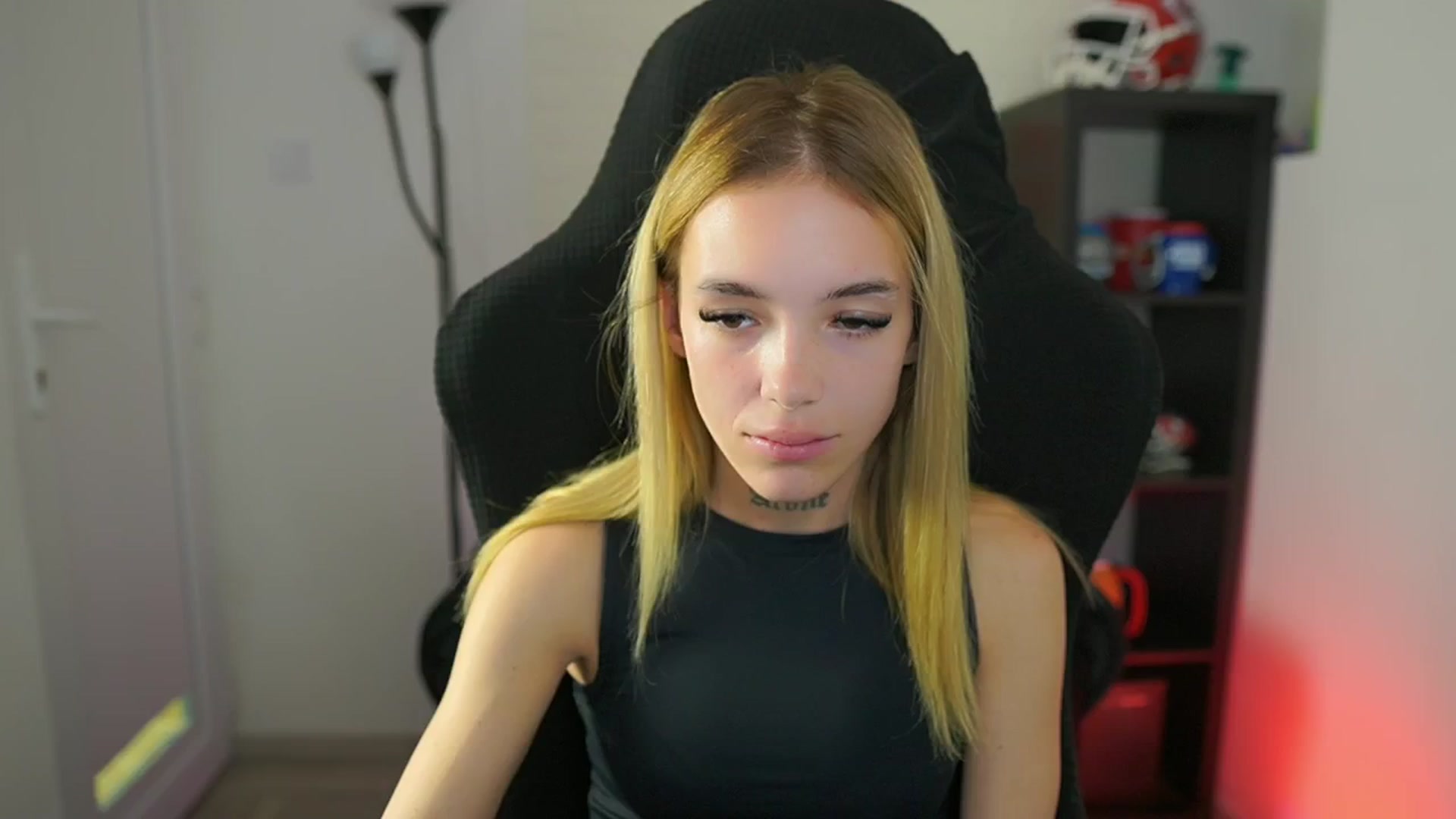 Gallery image thumbnail from Alexxisky's myfreecams stream on, 10/06/2025, 11:01 image 12 of 20