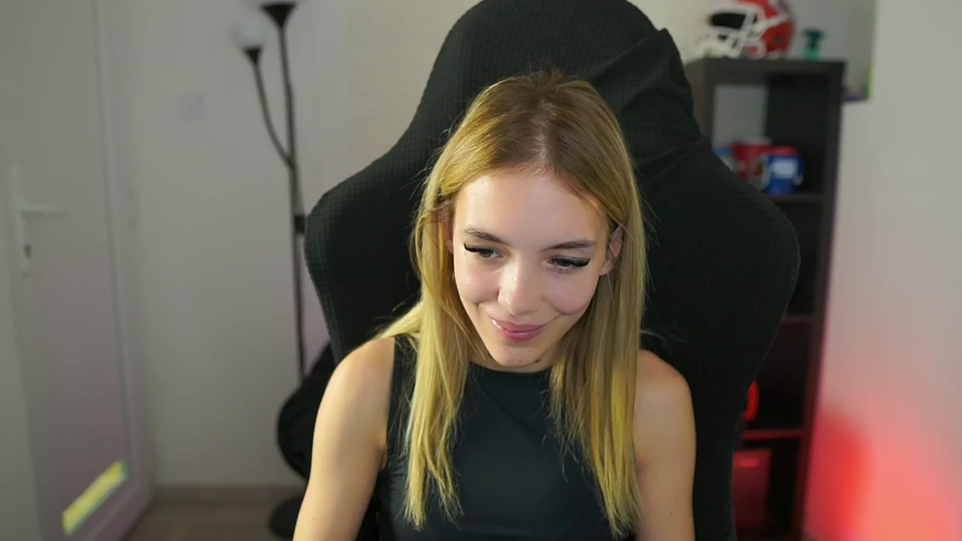 Gallery image thumbnail from Alexxisky's myfreecams stream on, 10/06/2025, 11:01 image 20 of 20
