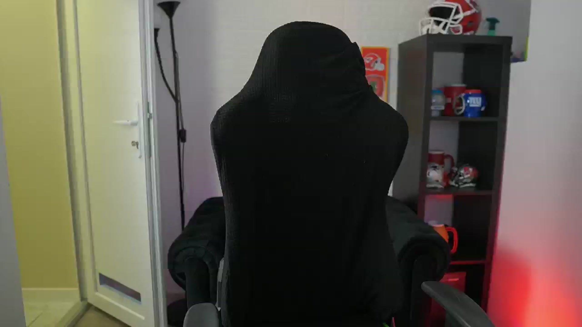 Gallery image thumbnail from Alexxisky's myfreecams stream on, 10/06/2025, 11:43 image 18 of 20