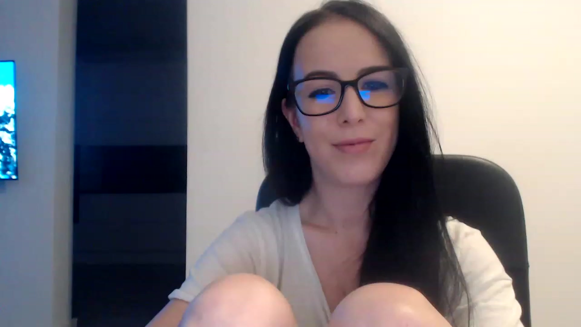 Gallery image thumbnail from Alexys23's myfreecams stream on, 12/05/2022, 03:24 image 8 of 20