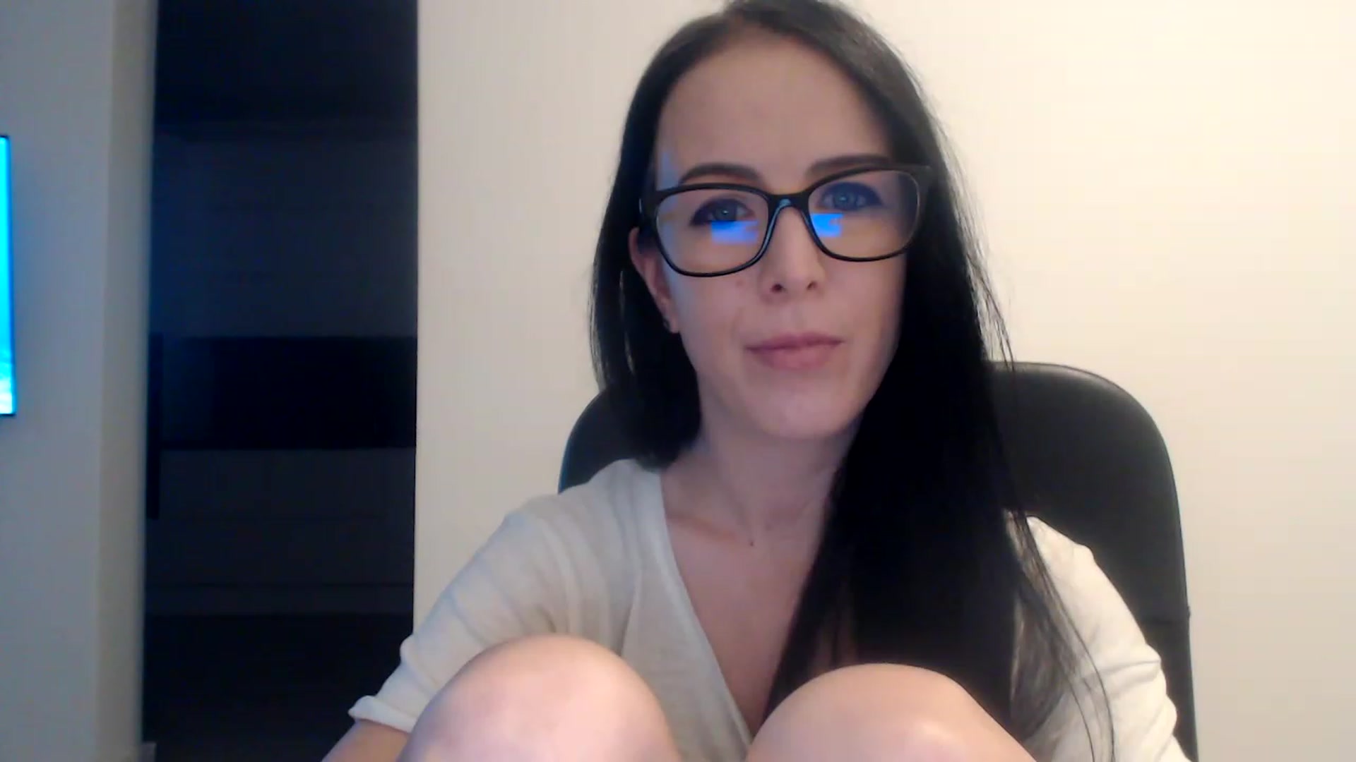 Gallery image thumbnail from Alexys23's myfreecams stream on, 12/05/2022, 03:24 image 7 of 20