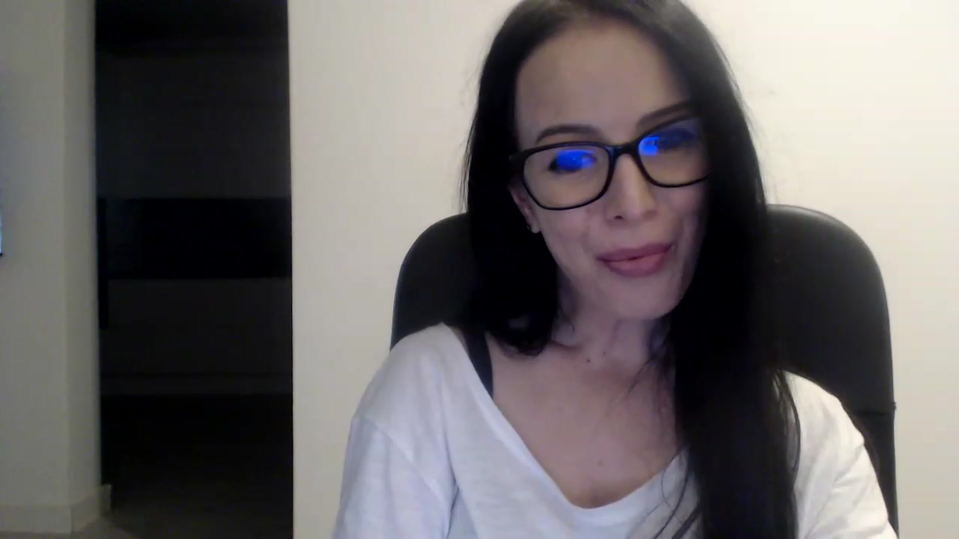 Gallery image thumbnail from Alexys23's myfreecams stream on, 12/05/2022, 03:24 image 20 of 20