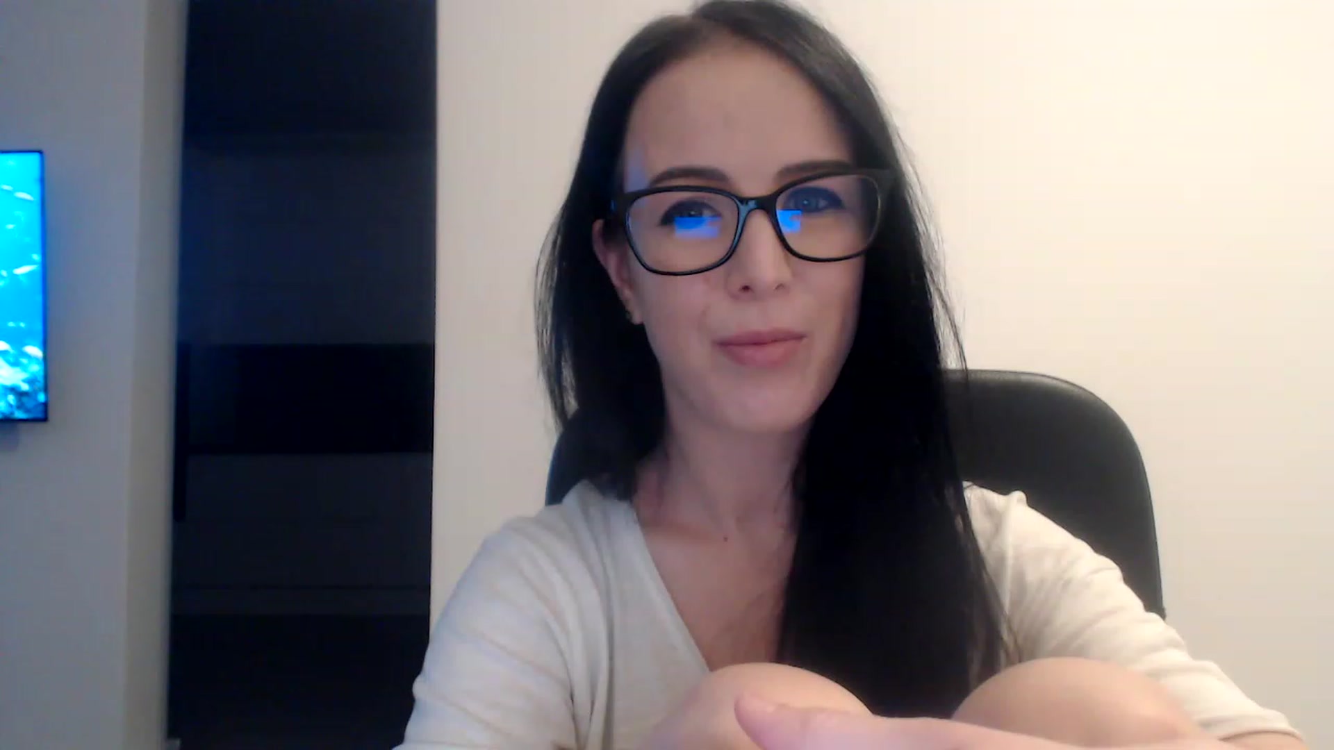 Gallery image thumbnail from Alexys23's myfreecams stream on, 12/05/2022, 03:24 image 9 of 20