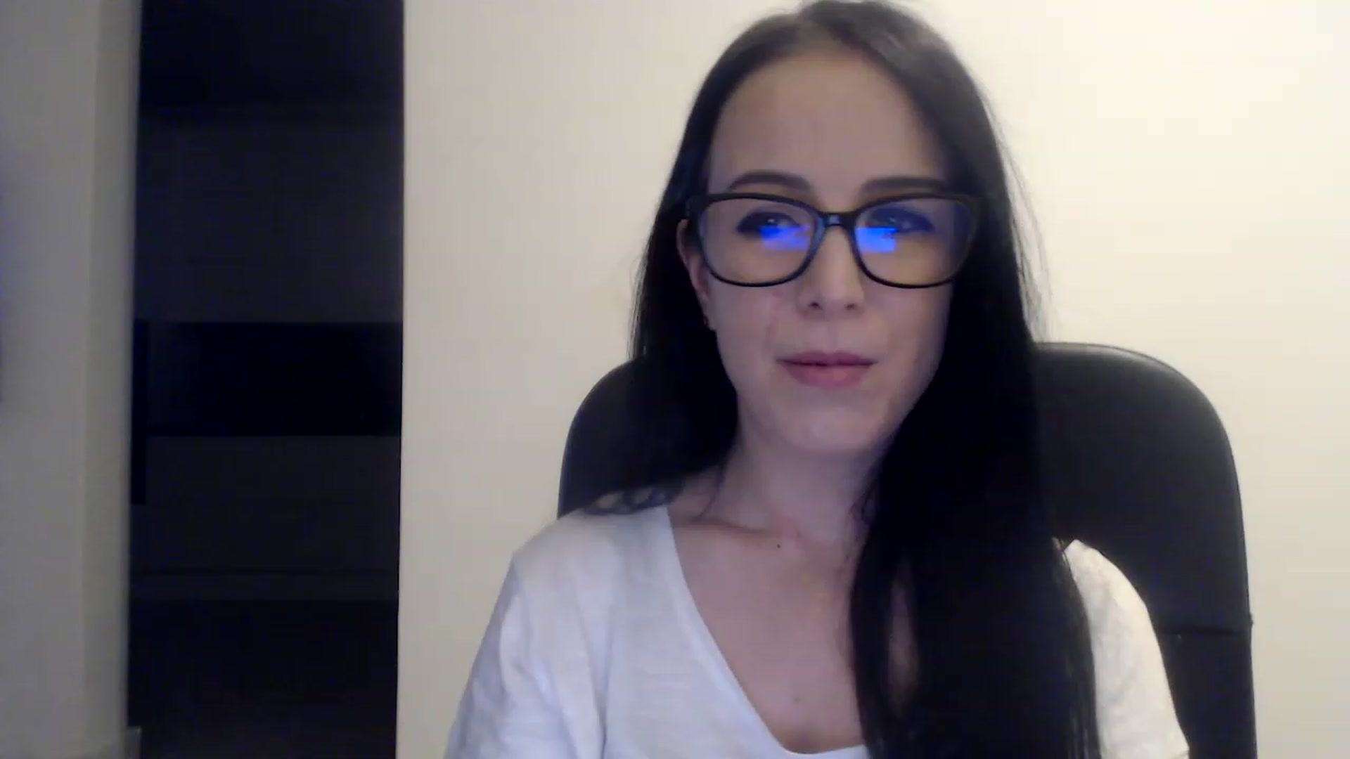 Gallery image thumbnail from Alexys23's myfreecams stream on, 12/05/2022, 03:24 image 11 of 20