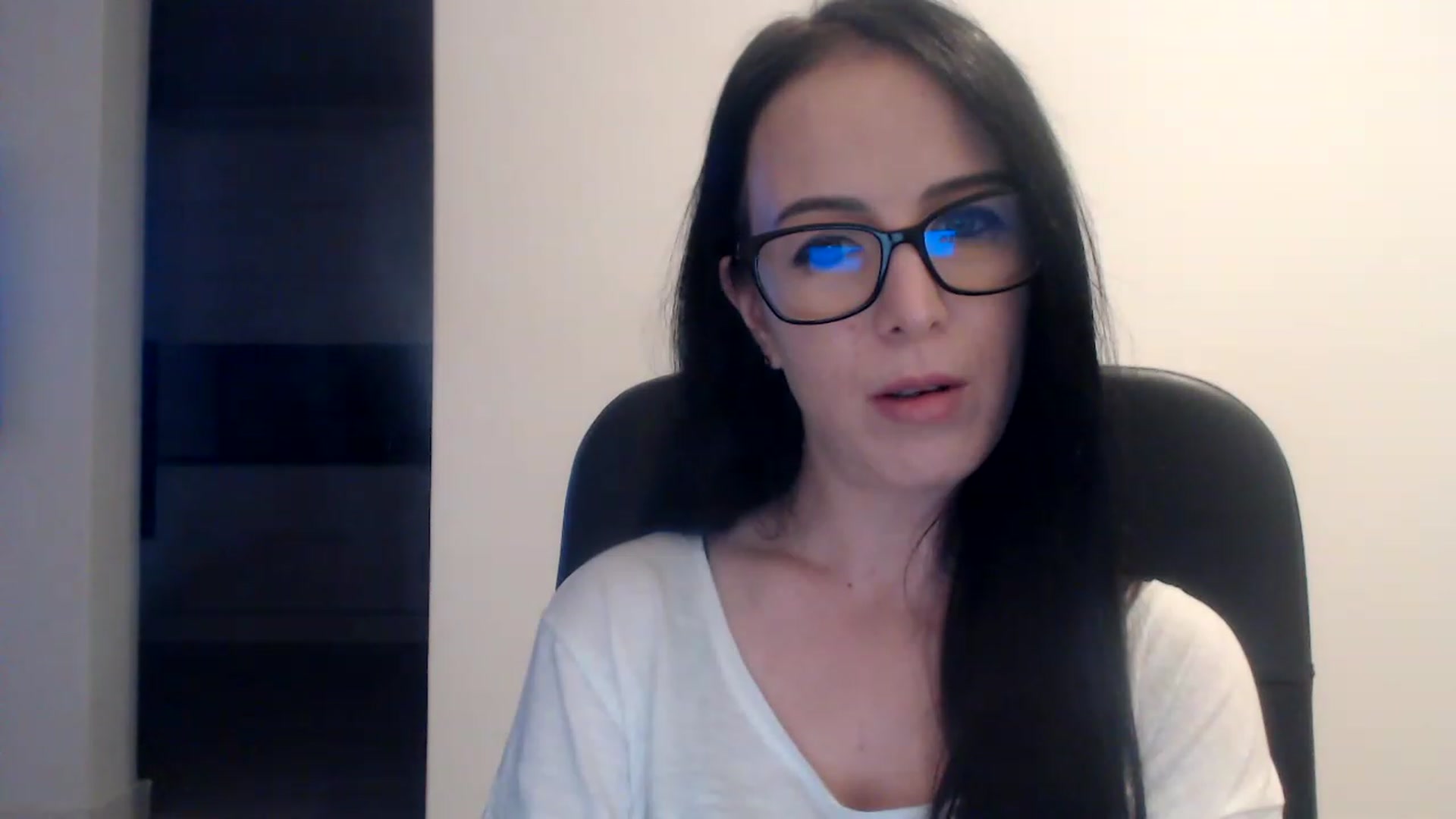 Gallery image thumbnail from Alexys23's myfreecams stream on, 12/05/2022, 03:24 image 15 of 20
