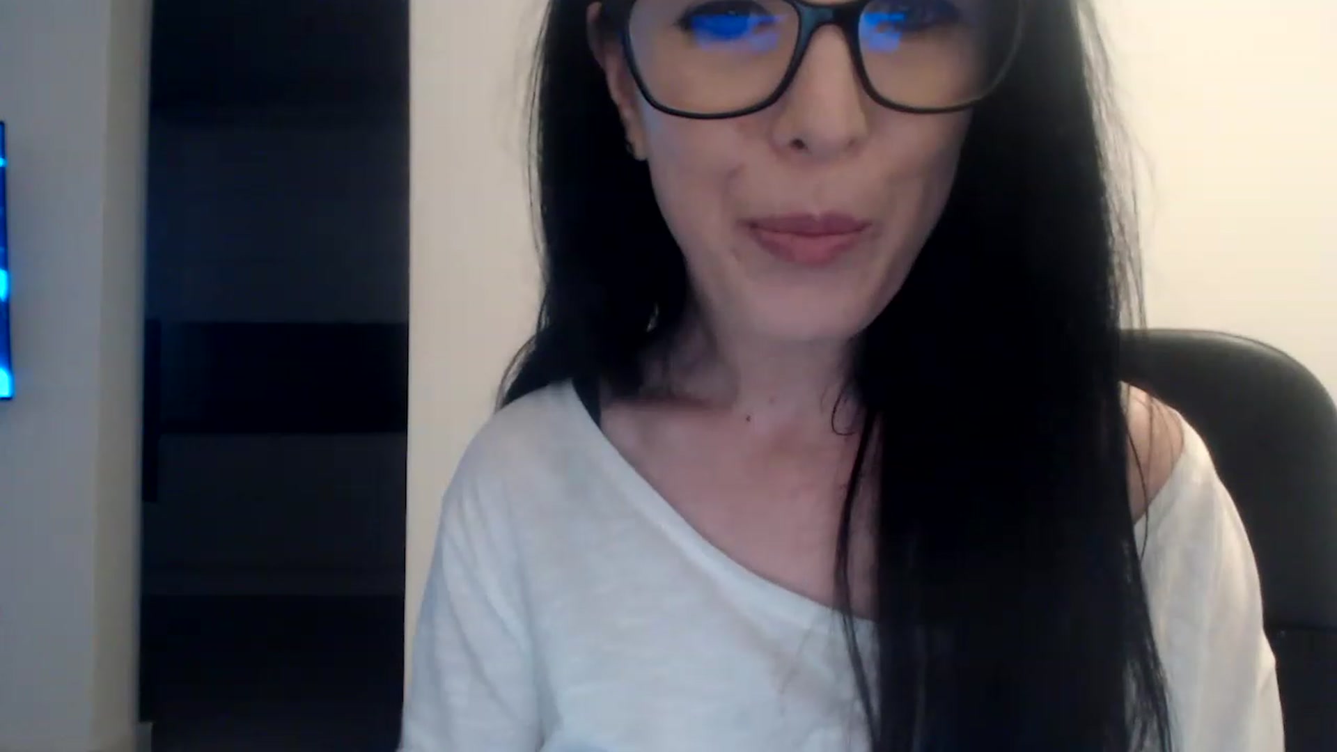 Gallery image thumbnail from Alexys23's myfreecams stream on, 12/05/2022, 03:24 image 14 of 20