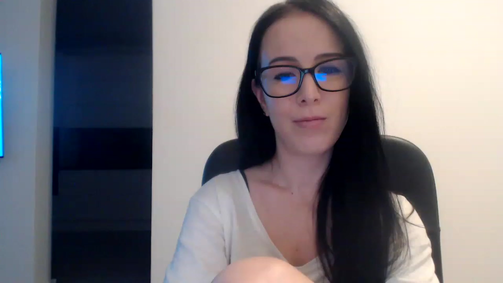 Gallery image thumbnail from Alexys23's myfreecams stream on, 12/05/2022, 03:24 image 3 of 20