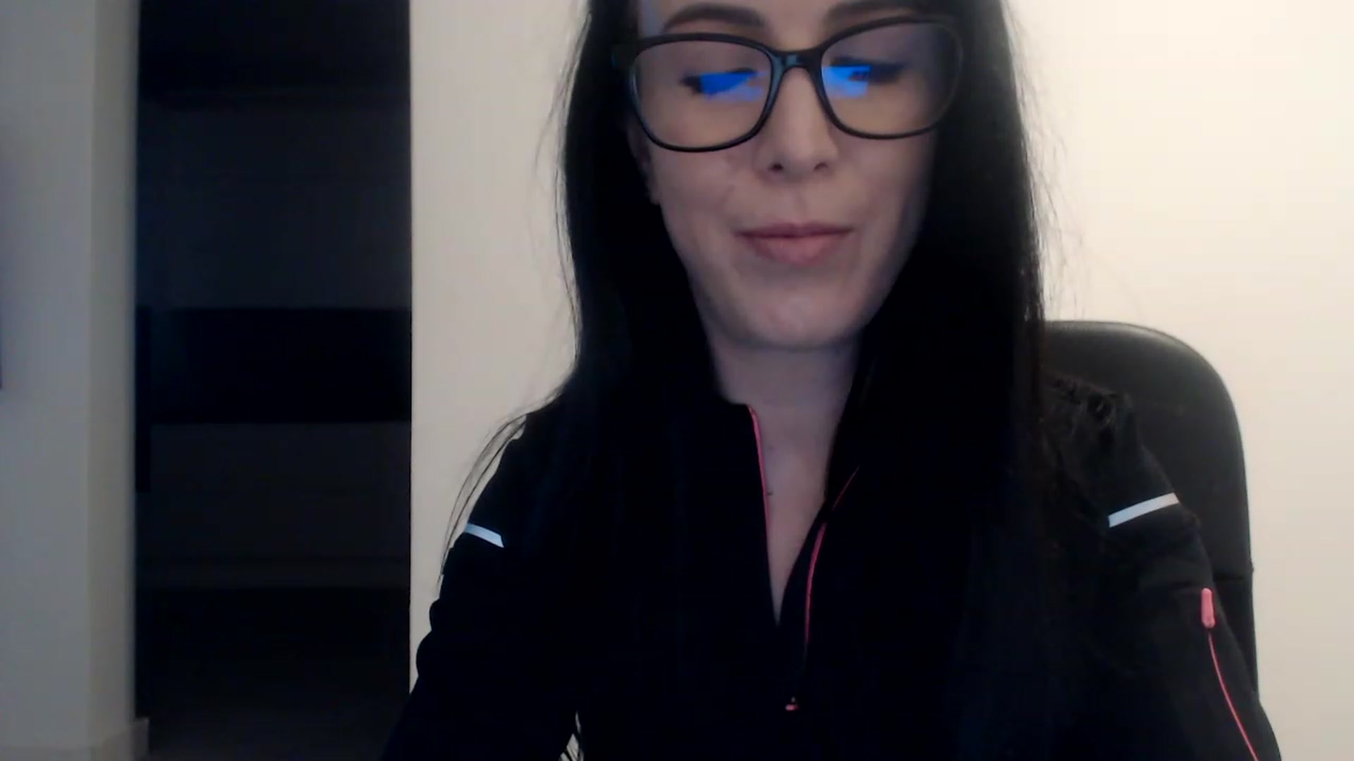Gallery image thumbnail from Alexys23's myfreecams stream on, 12/05/2022, 03:24 image 18 of 20