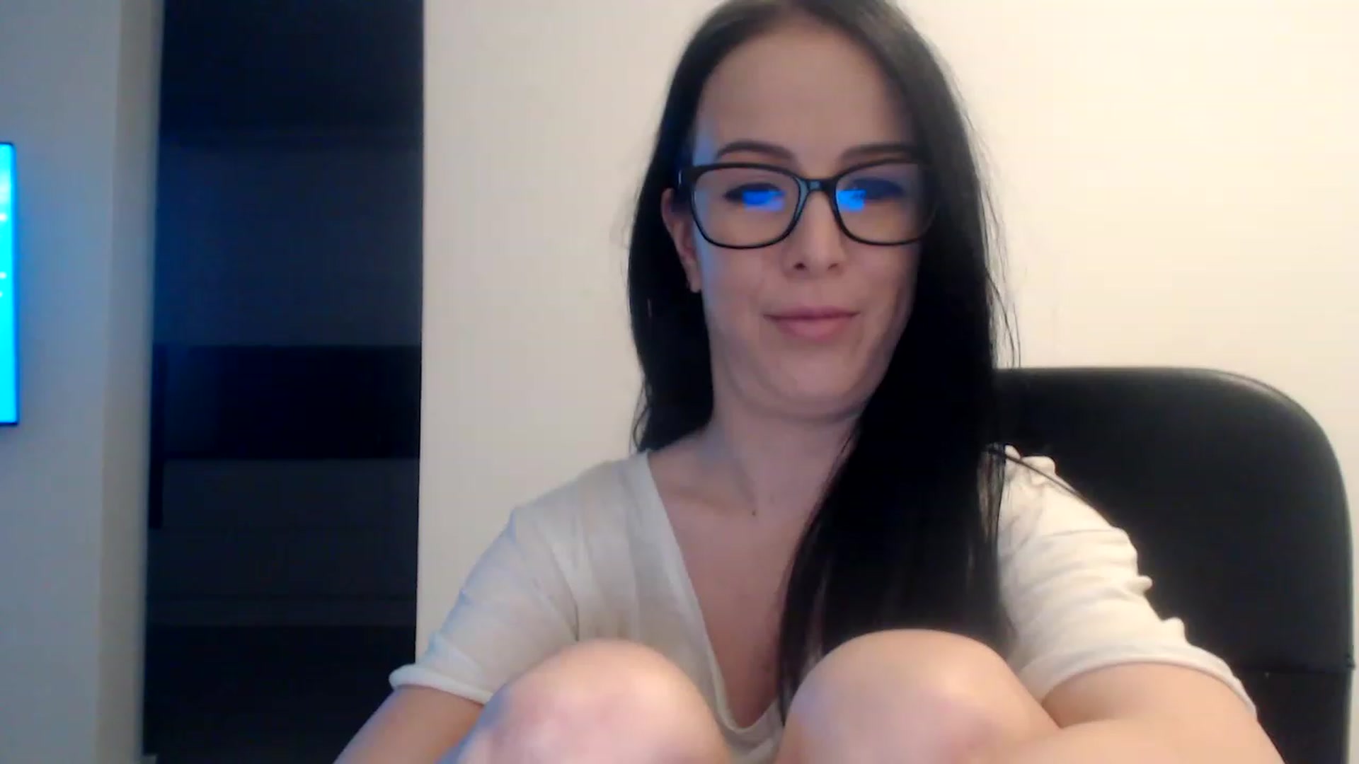 Gallery image thumbnail from Alexys23's myfreecams stream on, 12/05/2022, 03:24 image 4 of 20