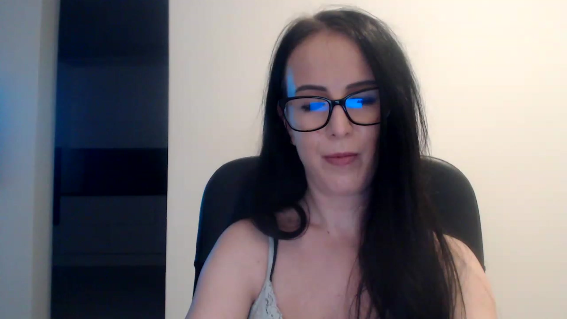 Gallery image thumbnail from Alexys23's myfreecams stream on, 12/10/2022, 03:33 image 8 of 20