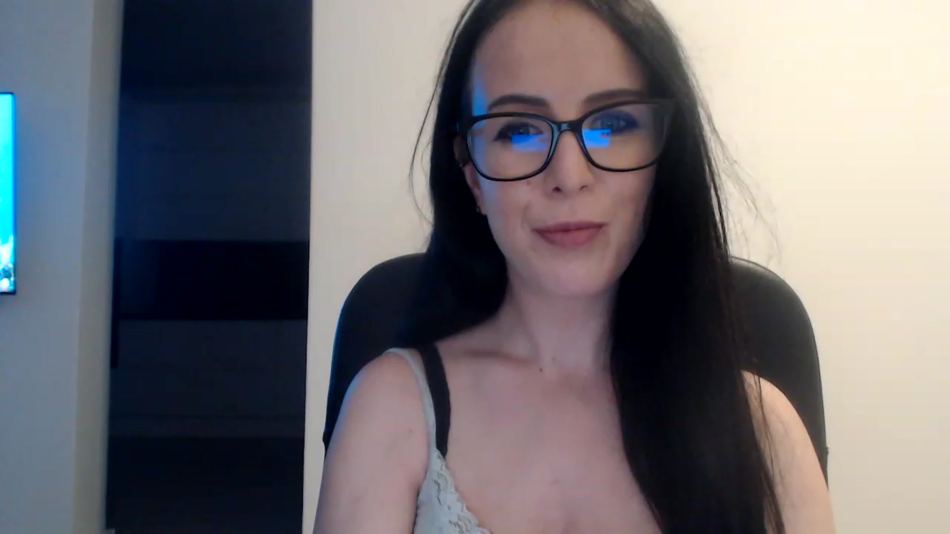 Gallery image thumbnail from Alexys23's myfreecams stream on, 12/10/2022, 03:33 image 19 of 20