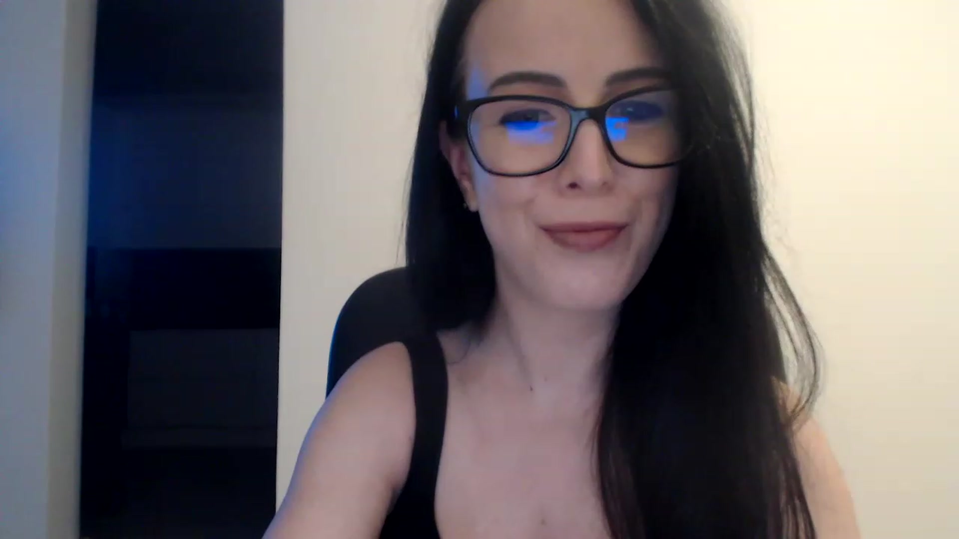 Gallery image thumbnail from Alexys23's myfreecams stream on, 12/11/2022, 02:42 image 12 of 20