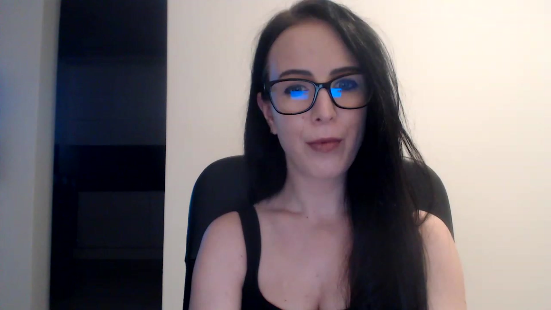 Gallery image thumbnail from Alexys23's myfreecams stream on, 12/11/2022, 02:42 image 7 of 20
