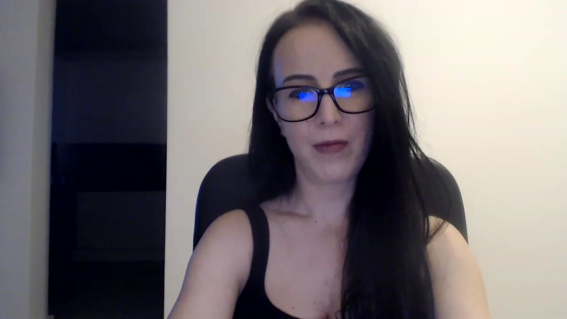 Gallery image thumbnail from Alexys23's myfreecams stream on, 12/11/2022, 02:42 image 11 of 20