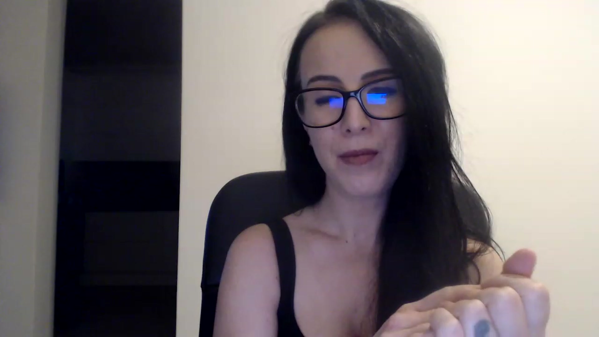 Gallery image thumbnail from Alexys23's myfreecams stream on, 12/11/2022, 02:42 image 8 of 20
