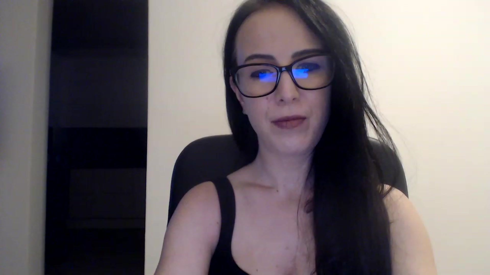 Gallery image thumbnail from Alexys23's myfreecams stream on, 12/11/2022, 02:42 image 4 of 20