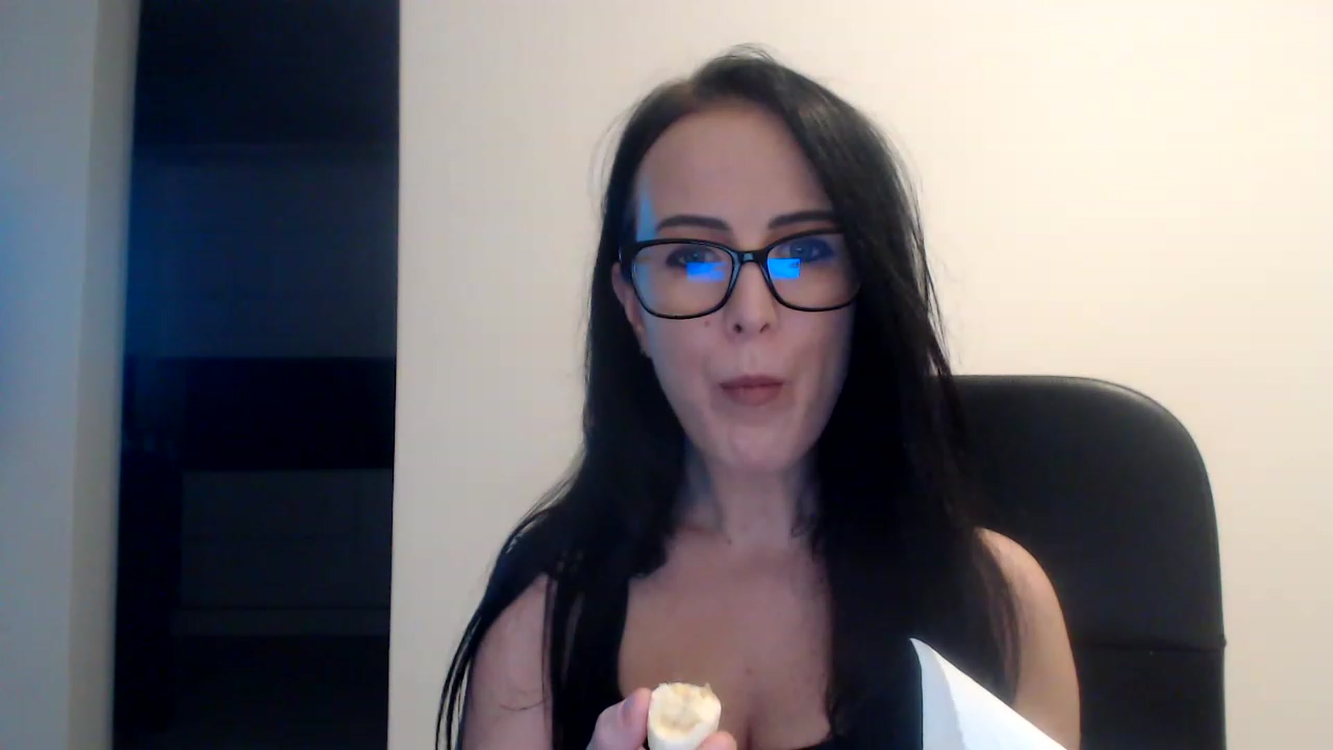 Gallery image thumbnail from Alexys23's myfreecams stream on, 12/11/2022, 02:42 image 1 of 20