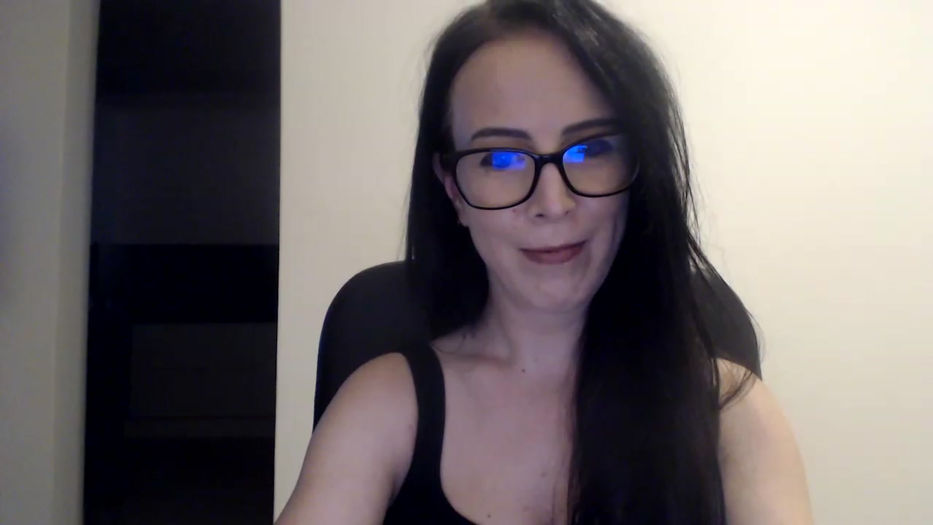 Gallery image thumbnail from Alexys23's myfreecams stream on, 12/11/2022, 02:42 image 10 of 20