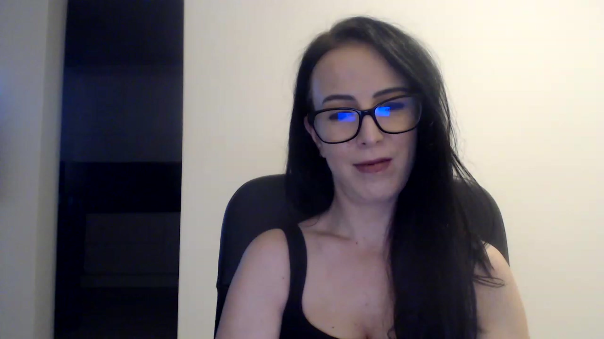 Gallery image thumbnail from Alexys23's myfreecams stream on, 12/11/2022, 02:42 image 9 of 20