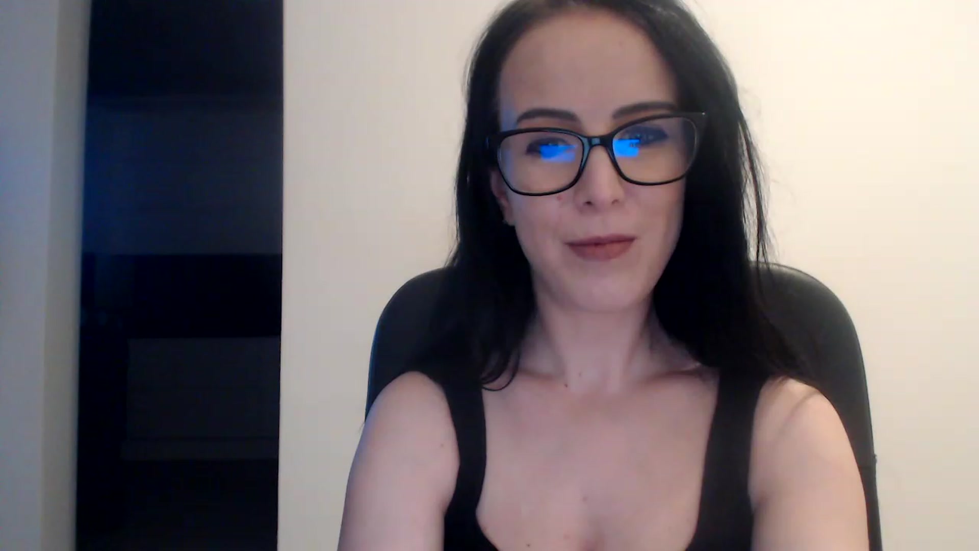 Gallery image thumbnail from Alexys23's myfreecams stream on, 12/11/2022, 04:16 image 4 of 20