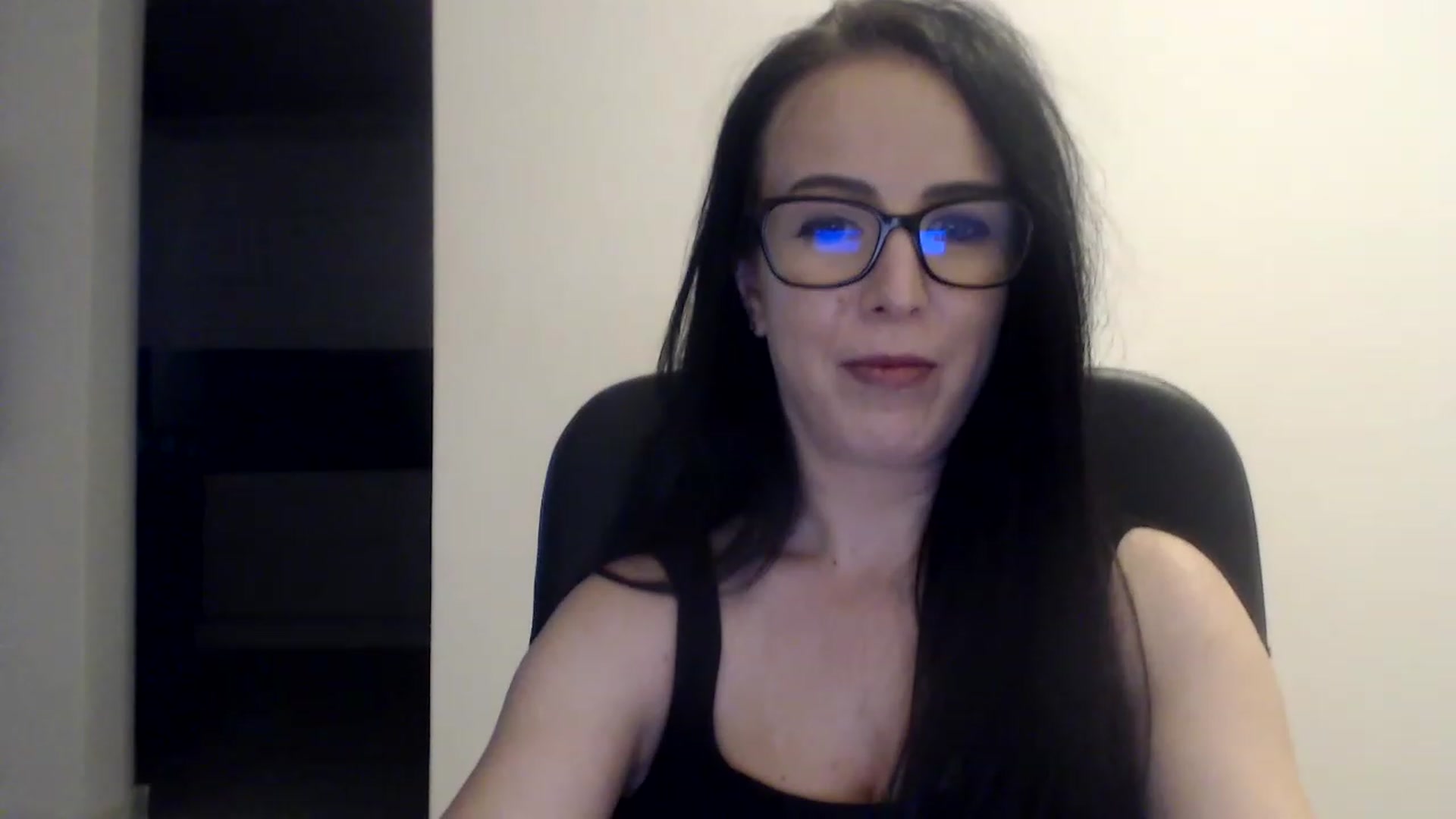 Gallery image thumbnail from Alexys23's myfreecams stream on, 12/11/2022, 04:16 image 16 of 20