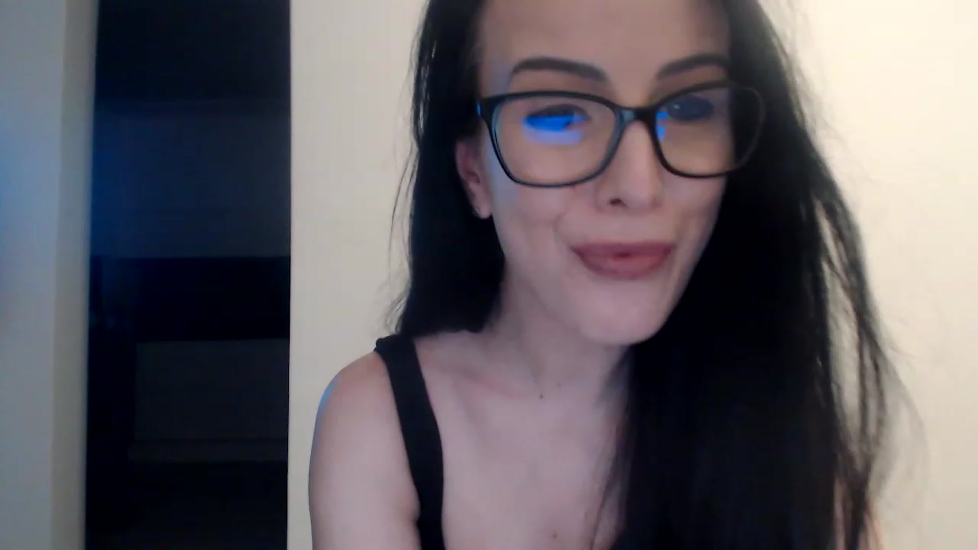 Gallery image thumbnail from Alexys23's myfreecams stream on, 12/11/2022, 04:16 image 3 of 20