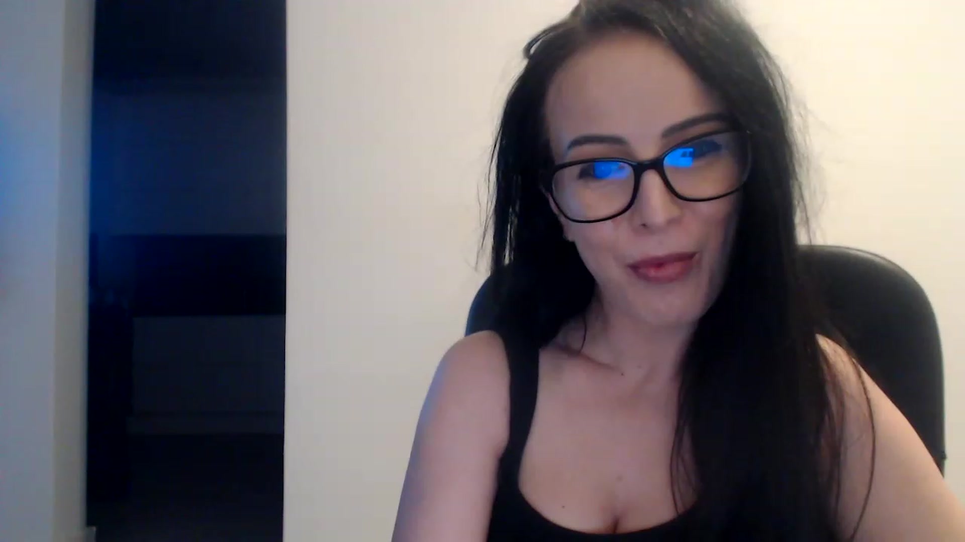 Gallery image thumbnail from Alexys23's myfreecams stream on, 12/11/2022, 04:16 image 13 of 20