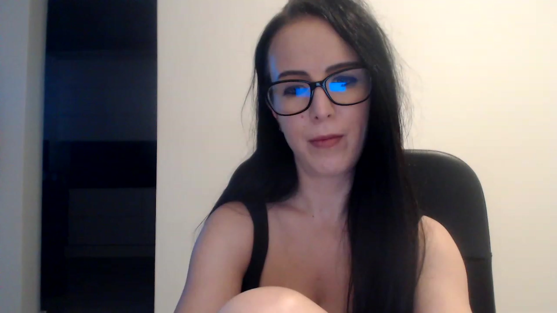 Gallery image thumbnail from Alexys23's myfreecams stream on, 12/11/2022, 04:16 image 18 of 20
