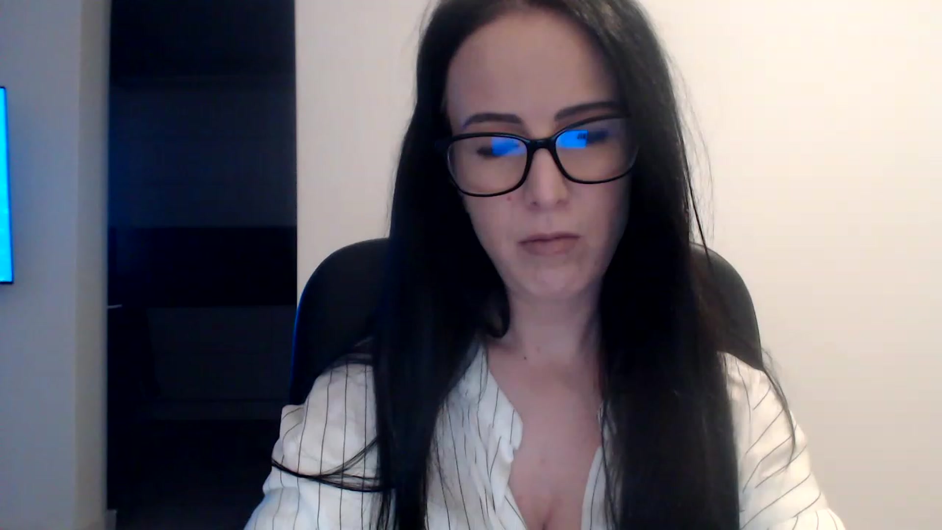Gallery image thumbnail from Alexys23's myfreecams stream on, 12/12/2022, 03:37 image 1 of 20