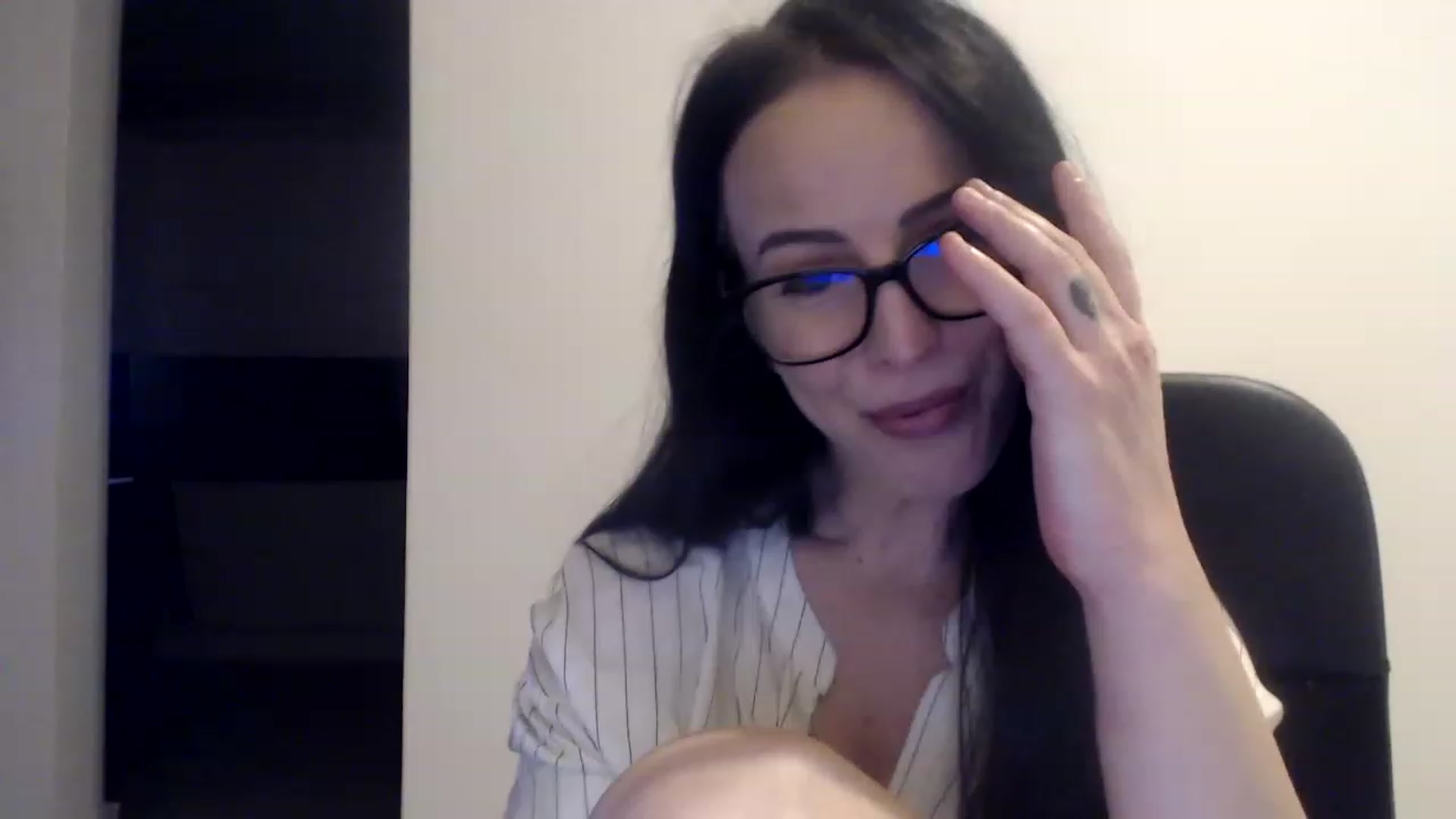 Gallery image thumbnail from Alexys23's myfreecams stream on, 12/12/2022, 03:37 image 4 of 20