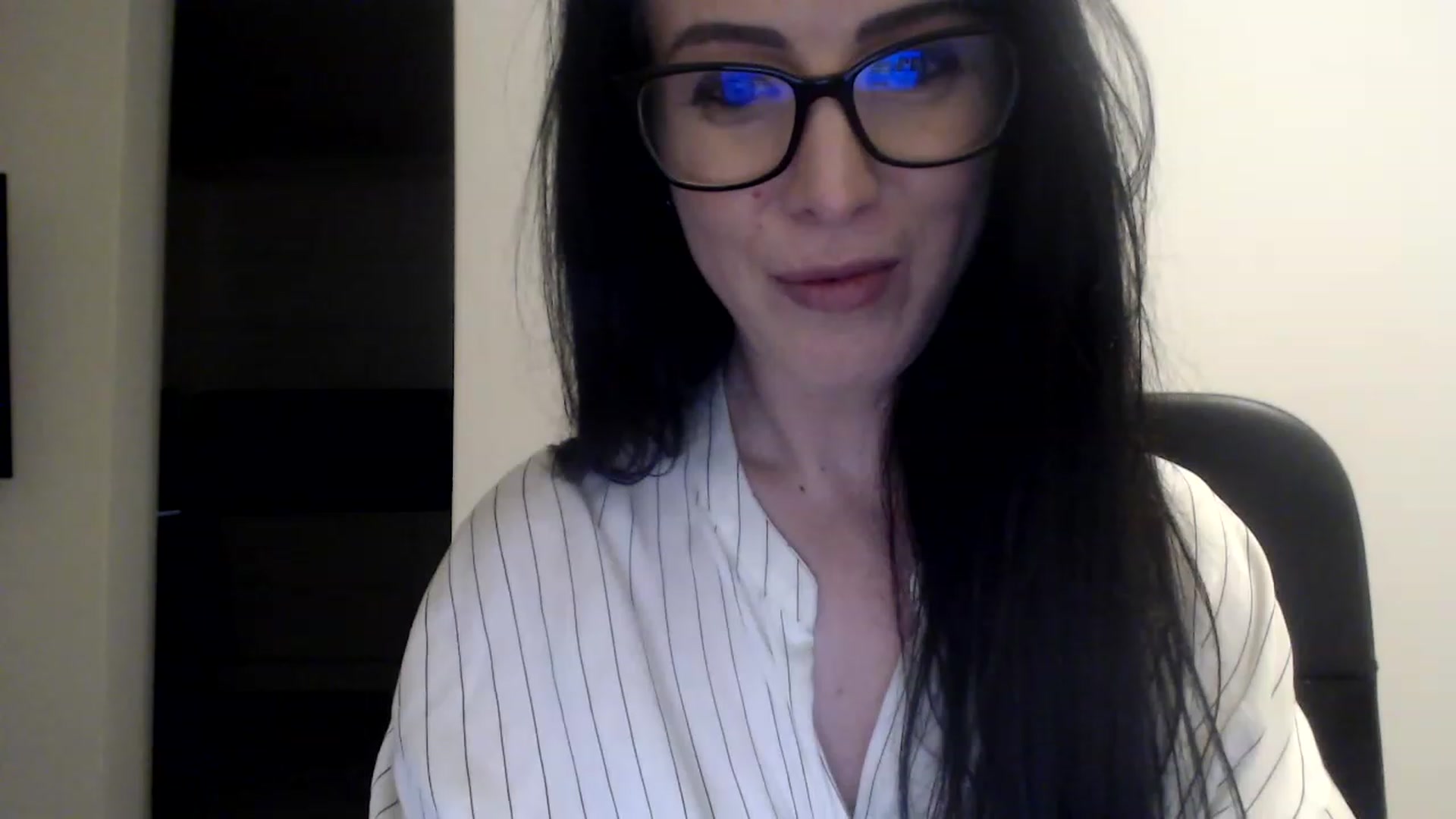 Gallery image thumbnail from Alexys23's myfreecams stream on, 12/12/2022, 05:27 image 19 of 20