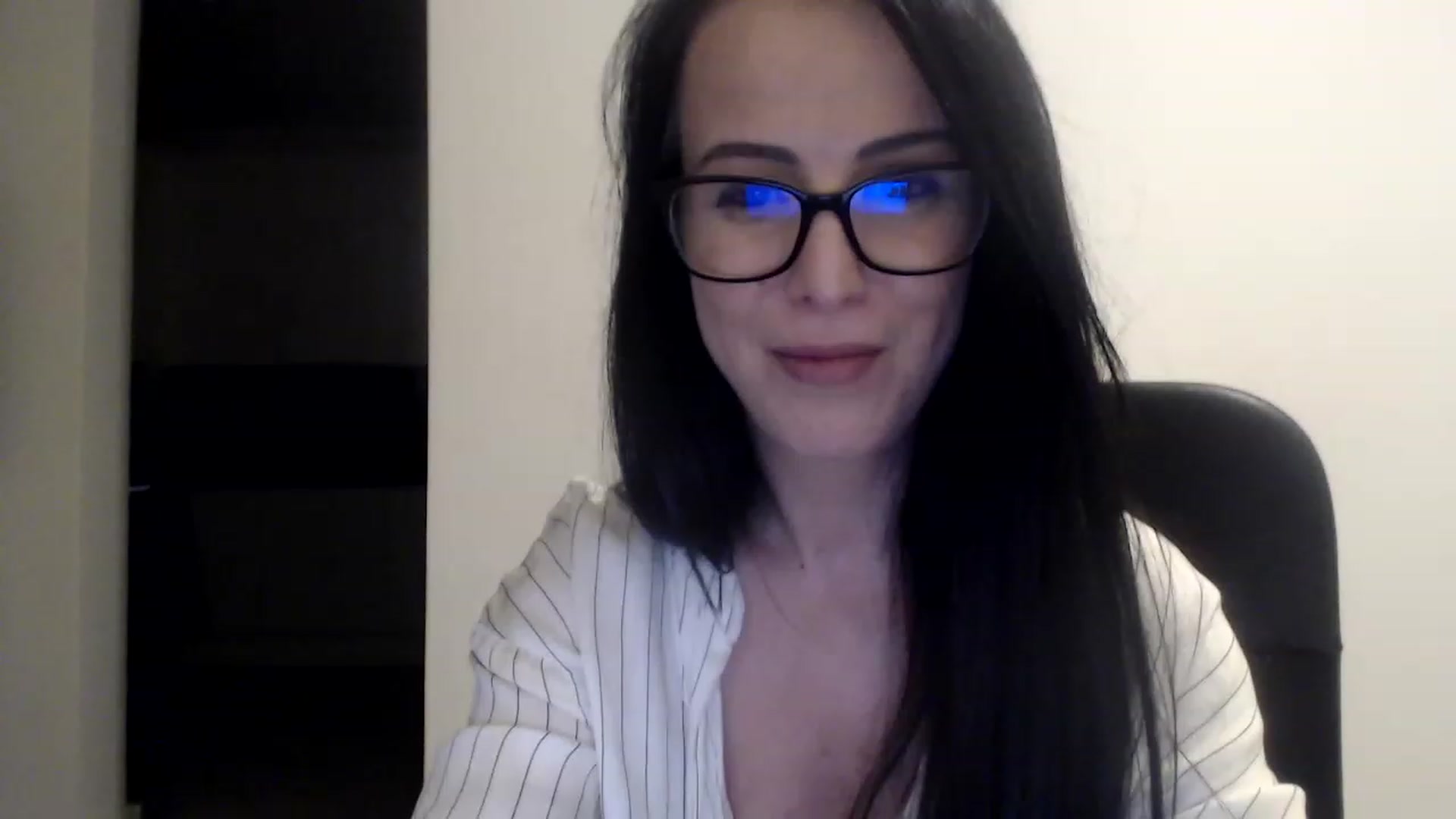 Gallery image thumbnail from Alexys23's myfreecams stream on, 12/12/2022, 05:27 image 14 of 20
