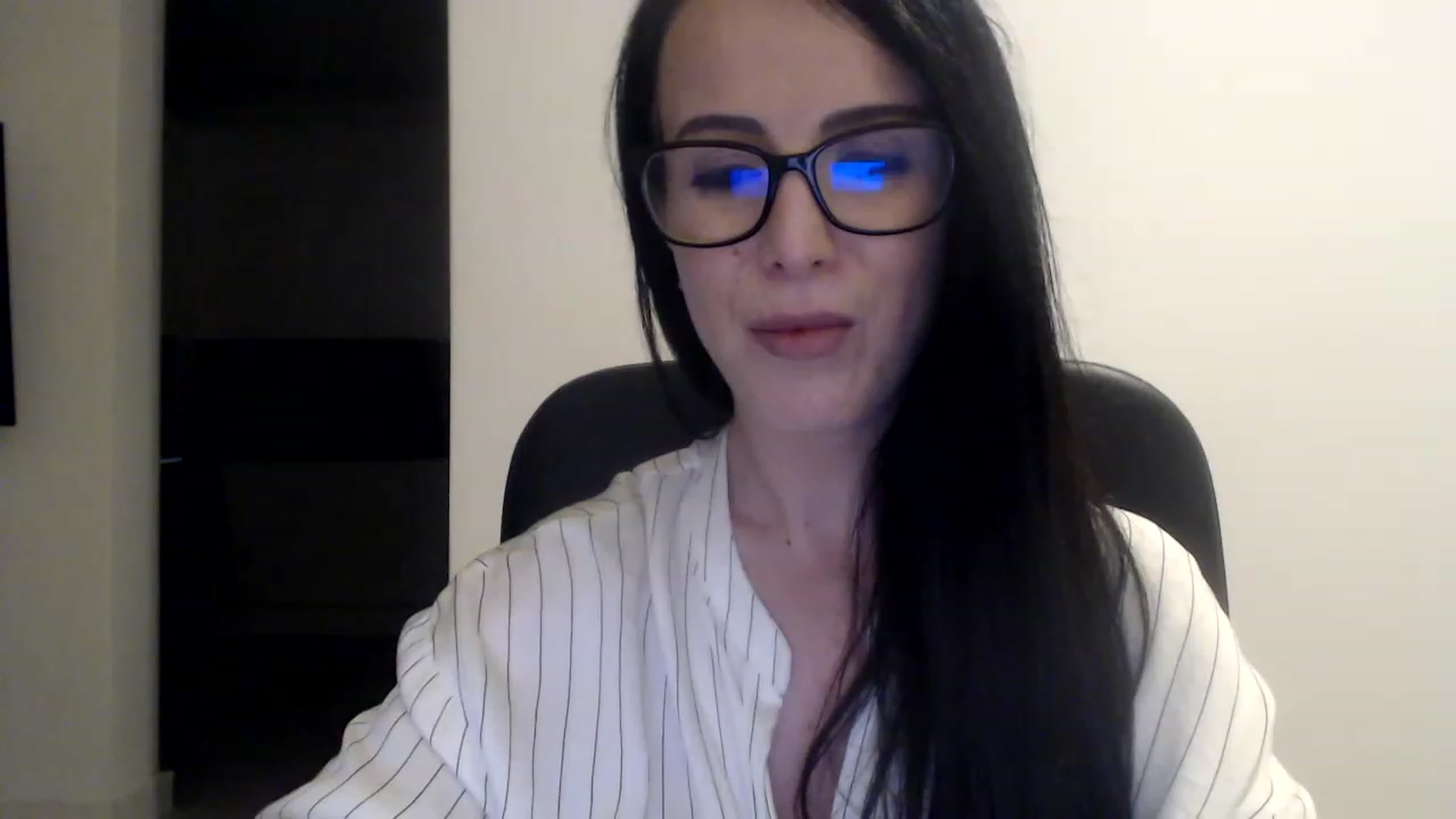 Gallery image thumbnail from Alexys23's myfreecams stream on, 12/12/2022, 05:27 image 20 of 20