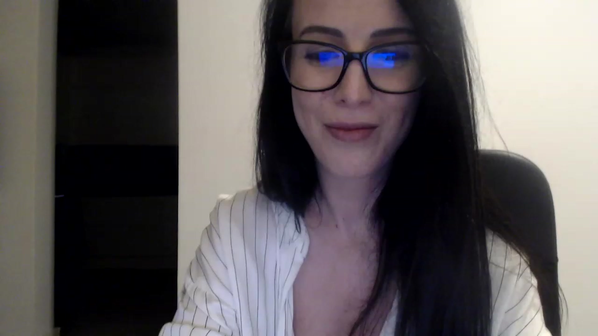 Gallery image thumbnail from Alexys23's myfreecams stream on, 12/12/2022, 05:27 image 12 of 20