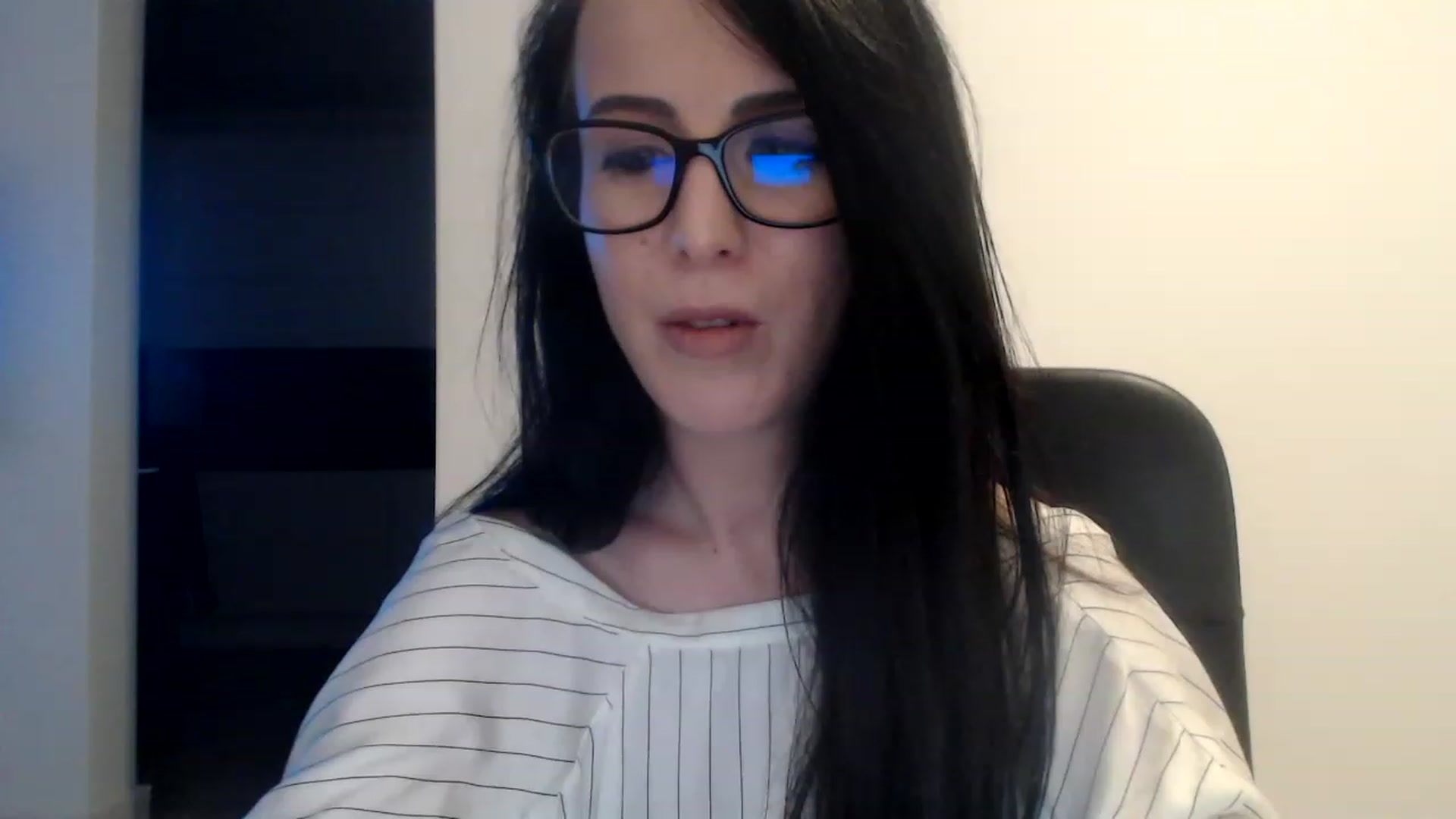 Gallery image thumbnail from Alexys23's myfreecams stream on, 12/12/2022, 05:27 image 6 of 20