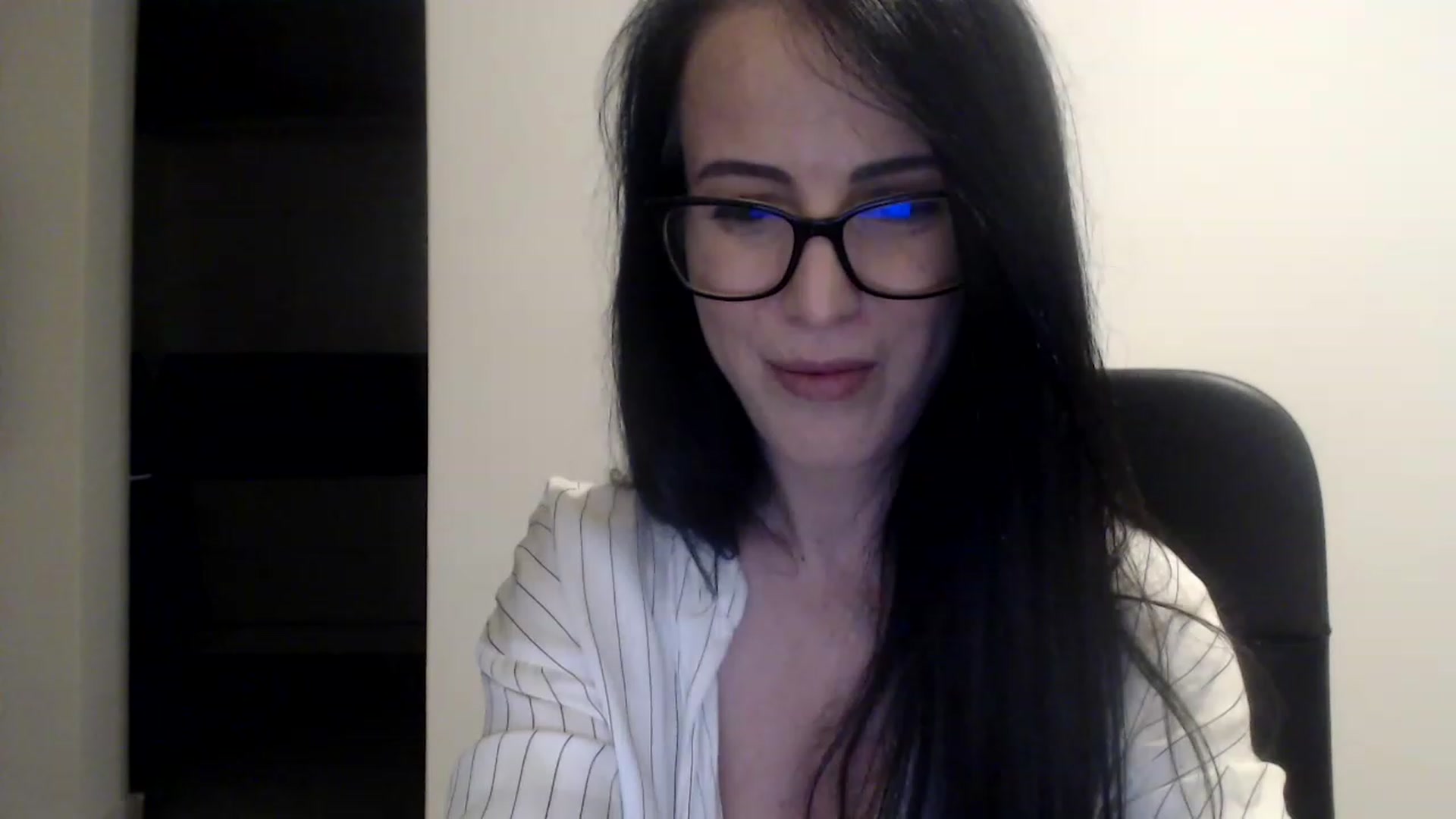 Gallery image thumbnail from Alexys23's myfreecams stream on, 12/12/2022, 05:27 image 13 of 20