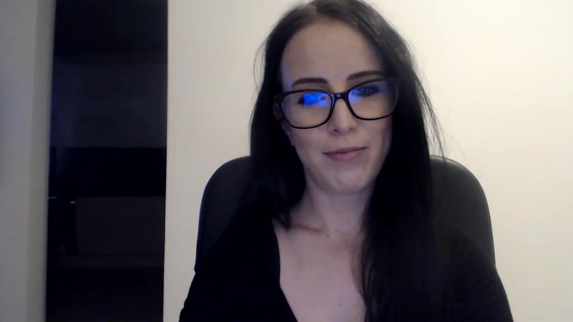 Gallery image thumbnail from Alexys23's myfreecams stream on, 12/19/2022, 02:49 image 2 of 20