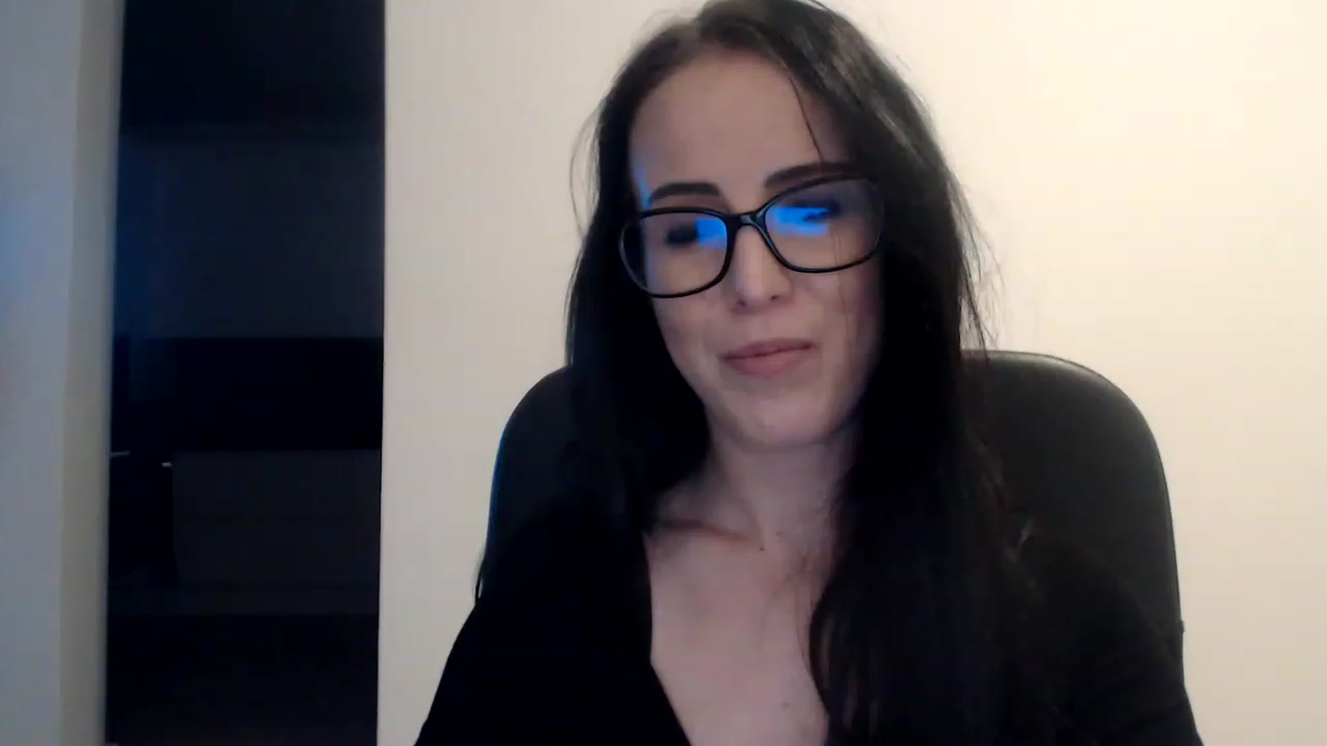 Gallery image thumbnail from Alexys23's myfreecams stream on, 12/19/2022, 02:49 image 6 of 20