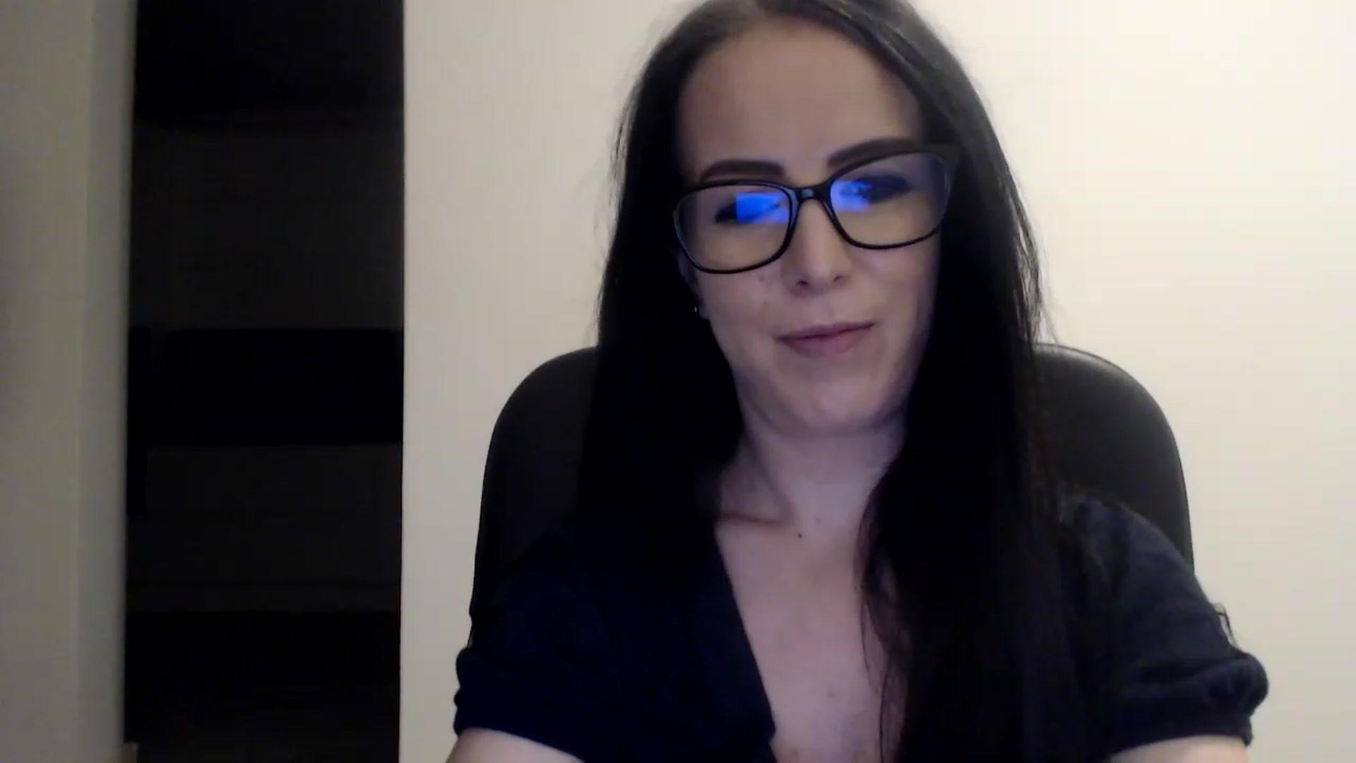 Gallery image thumbnail from Alexys23's myfreecams stream on, 12/24/2022, 04:20 image 6 of 20