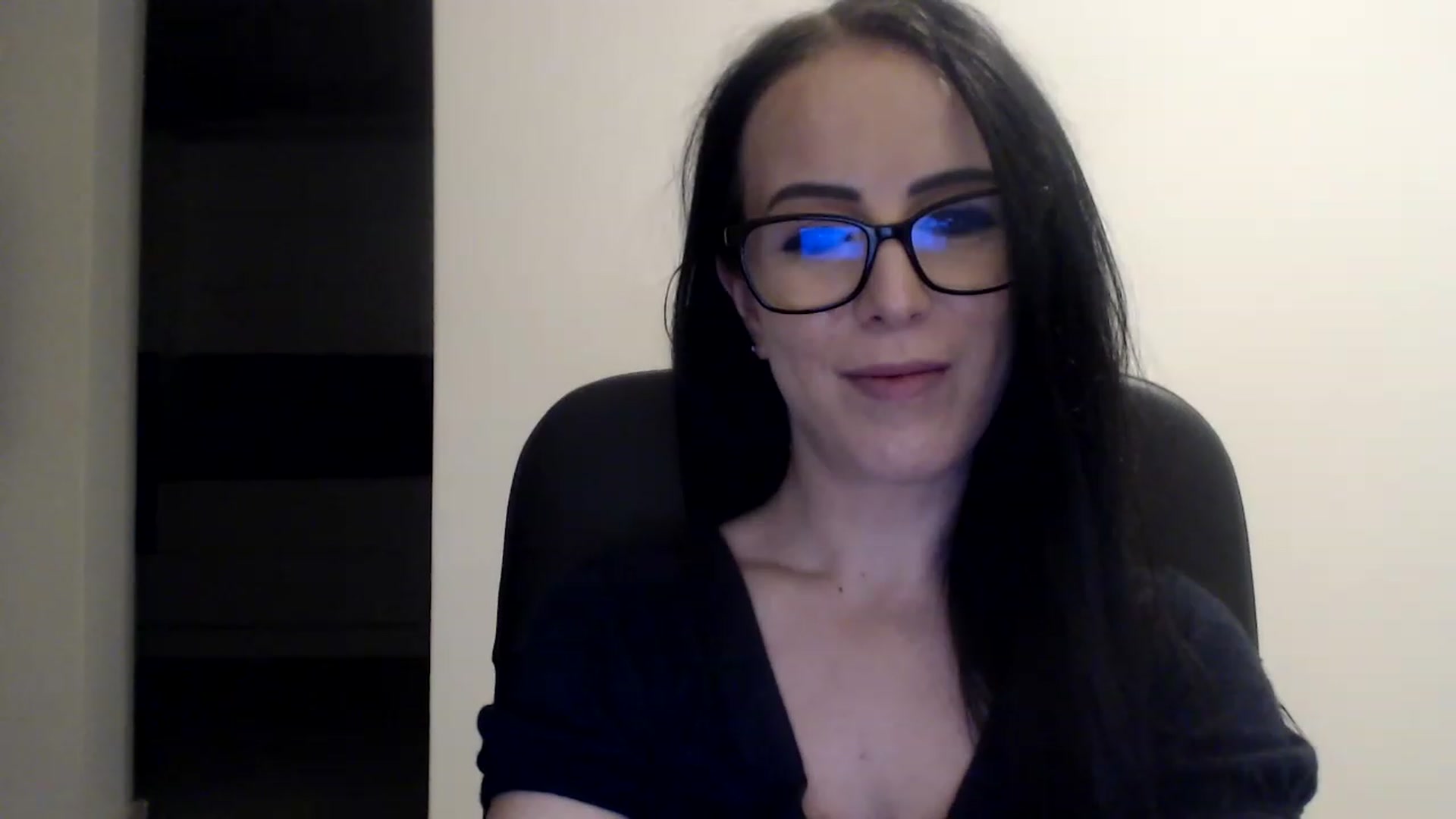 Gallery image thumbnail from Alexys23's myfreecams stream on, 12/24/2022, 04:20 image 11 of 20