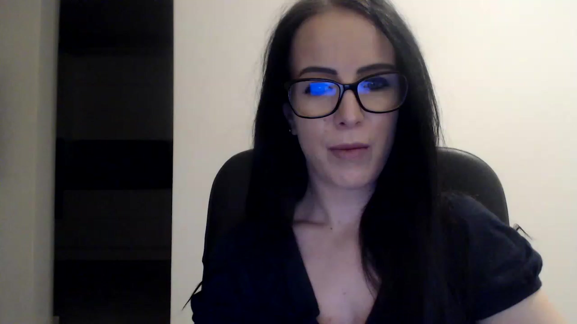 Gallery image thumbnail from Alexys23's myfreecams stream on, 12/24/2022, 04:20 image 7 of 20
