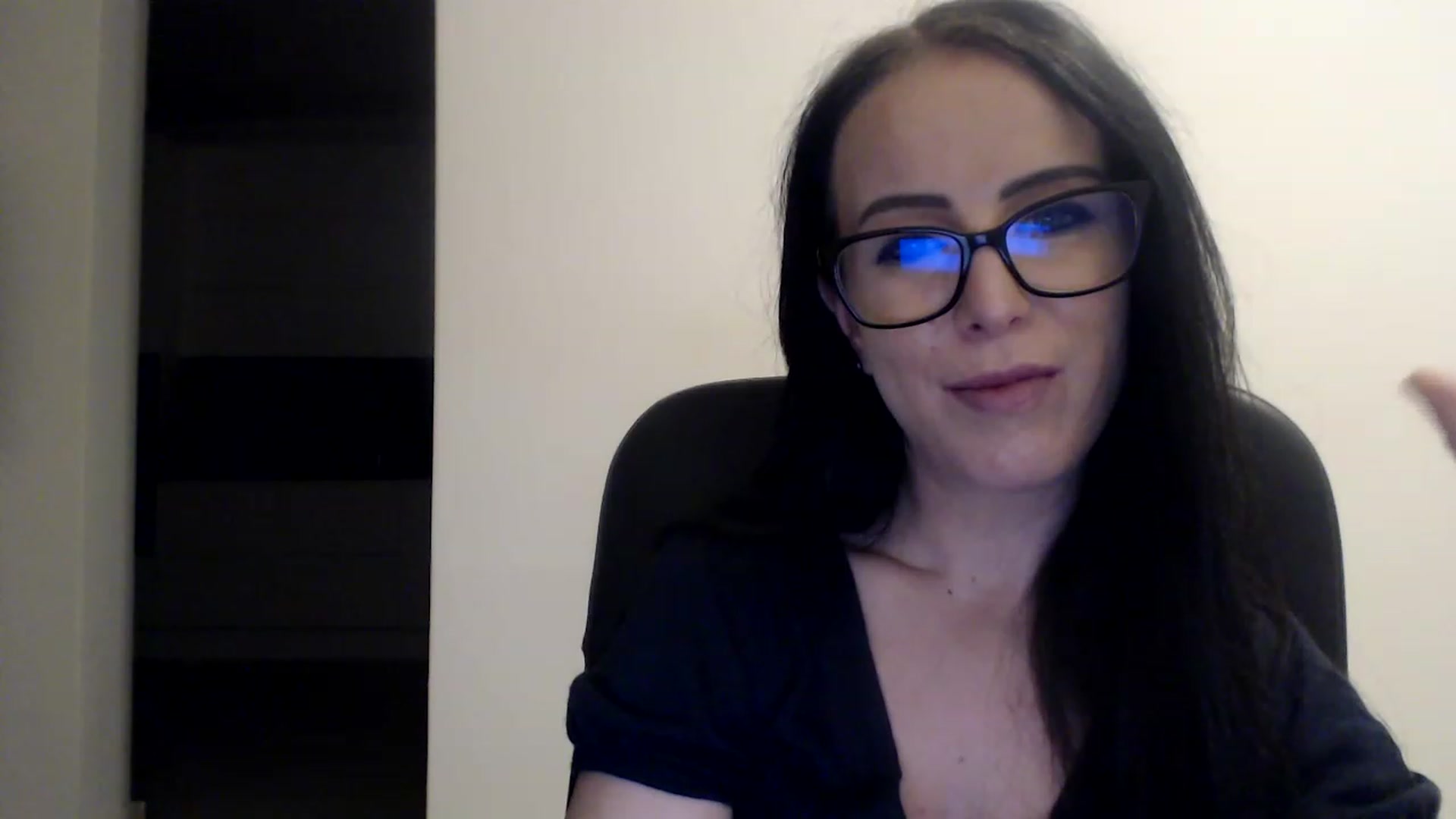 Gallery image thumbnail from Alexys23's myfreecams stream on, 12/24/2022, 04:20 image 19 of 20