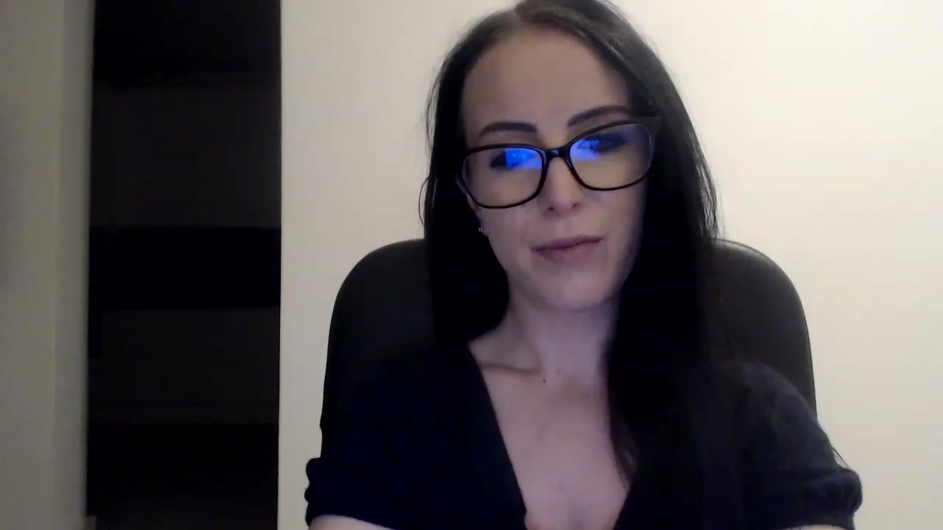 Gallery image thumbnail from Alexys23's myfreecams stream on, 12/24/2022, 04:20 image 12 of 20