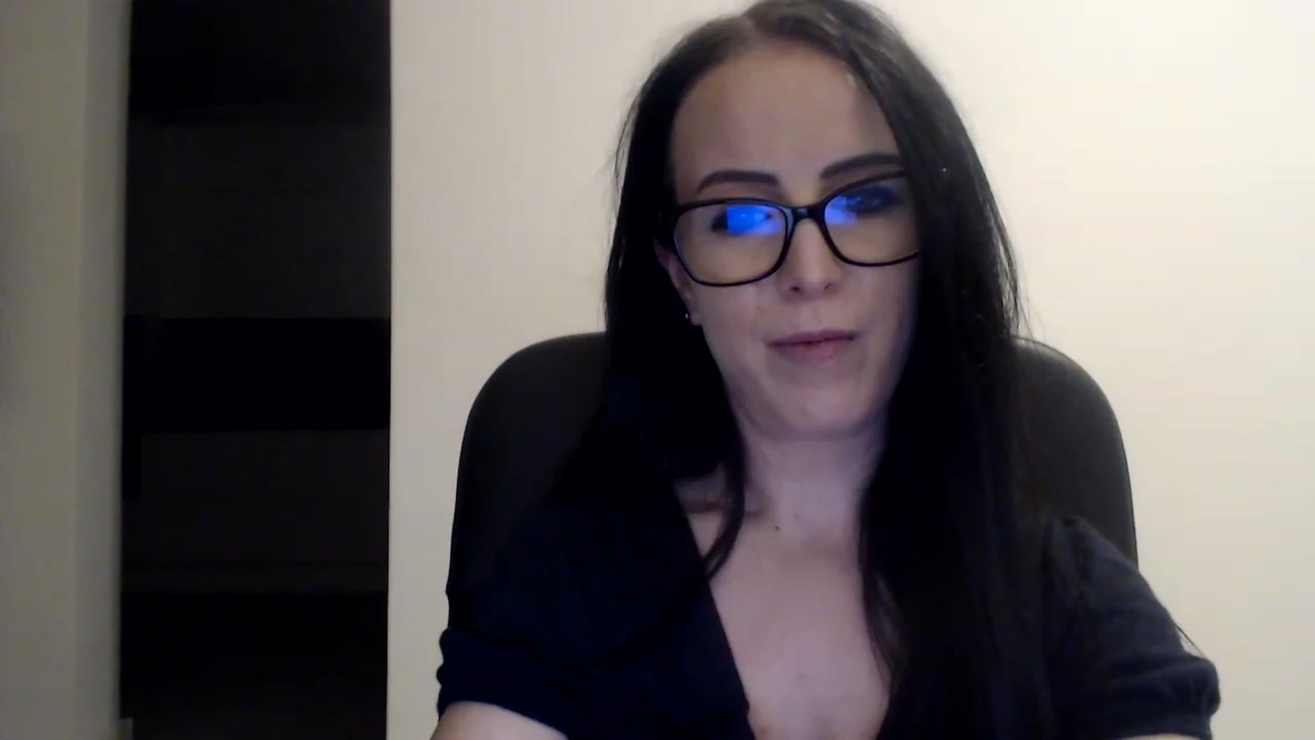 Gallery image thumbnail from Alexys23's myfreecams stream on, 12/24/2022, 04:20 image 9 of 20